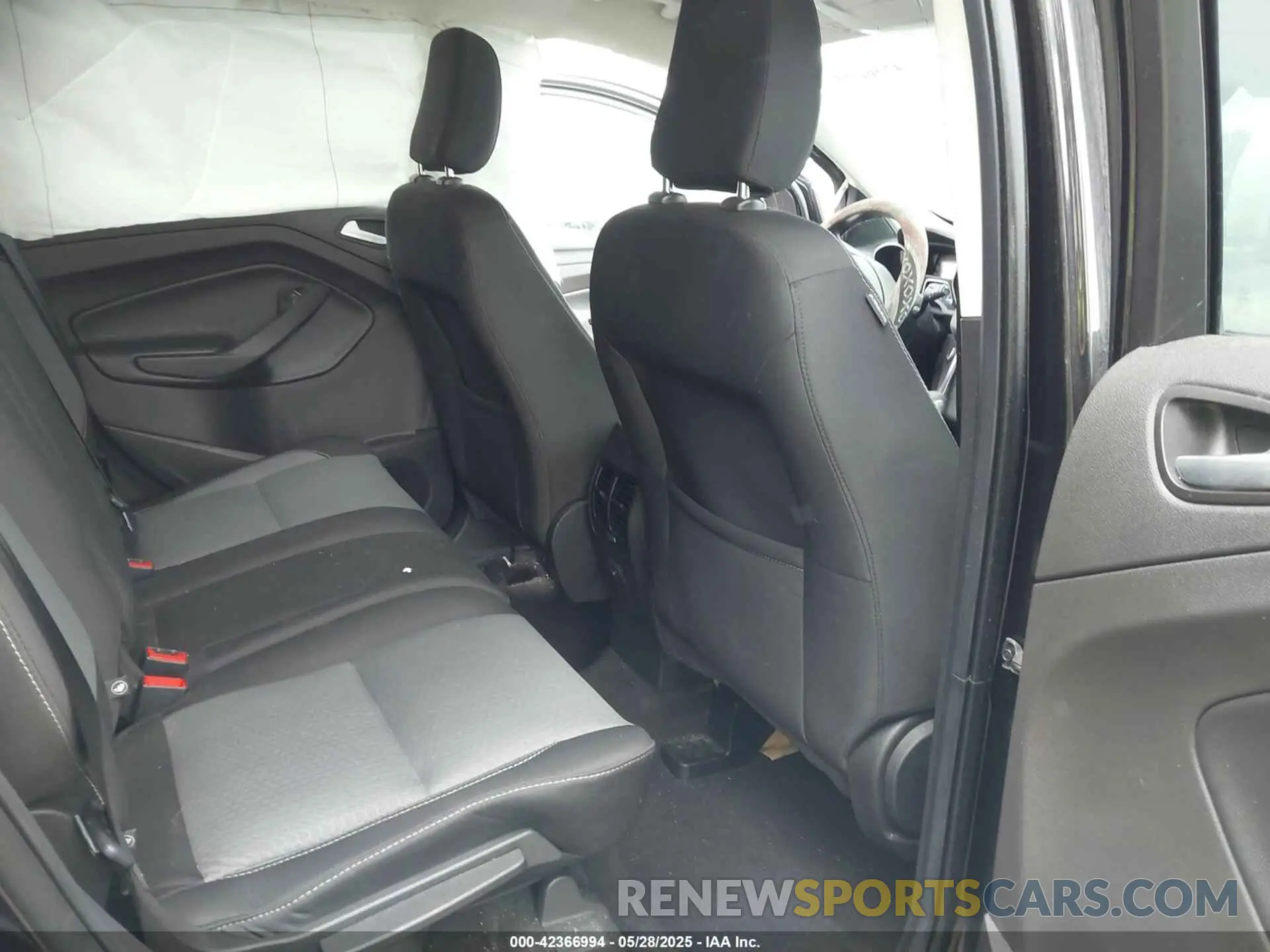 8 Photograph of a damaged car 1FMCU9GD1KUB06835 FORD ESCAPE 2019