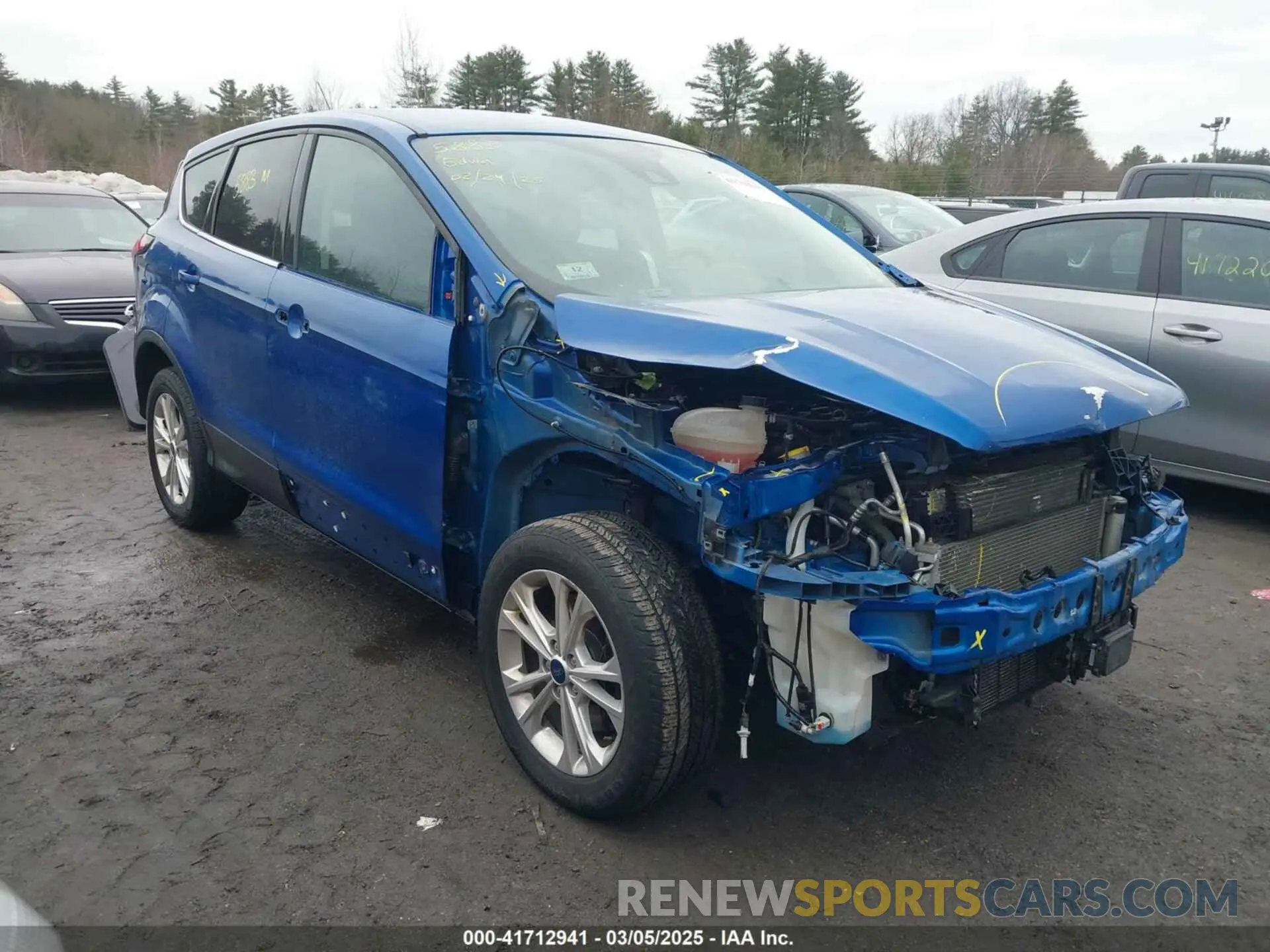1 Photograph of a damaged car 1FMCU9GD1KUB14255 FORD ESCAPE 2019