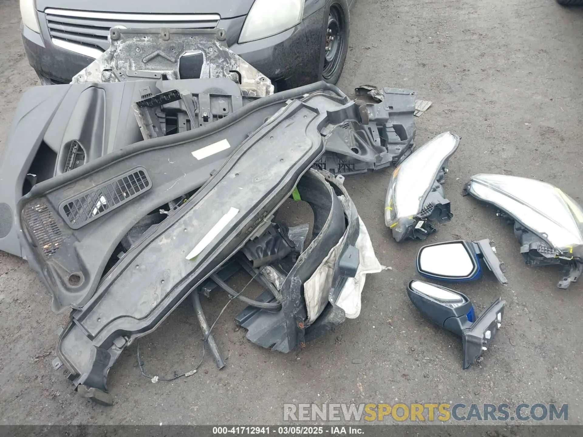12 Photograph of a damaged car 1FMCU9GD1KUB14255 FORD ESCAPE 2019
