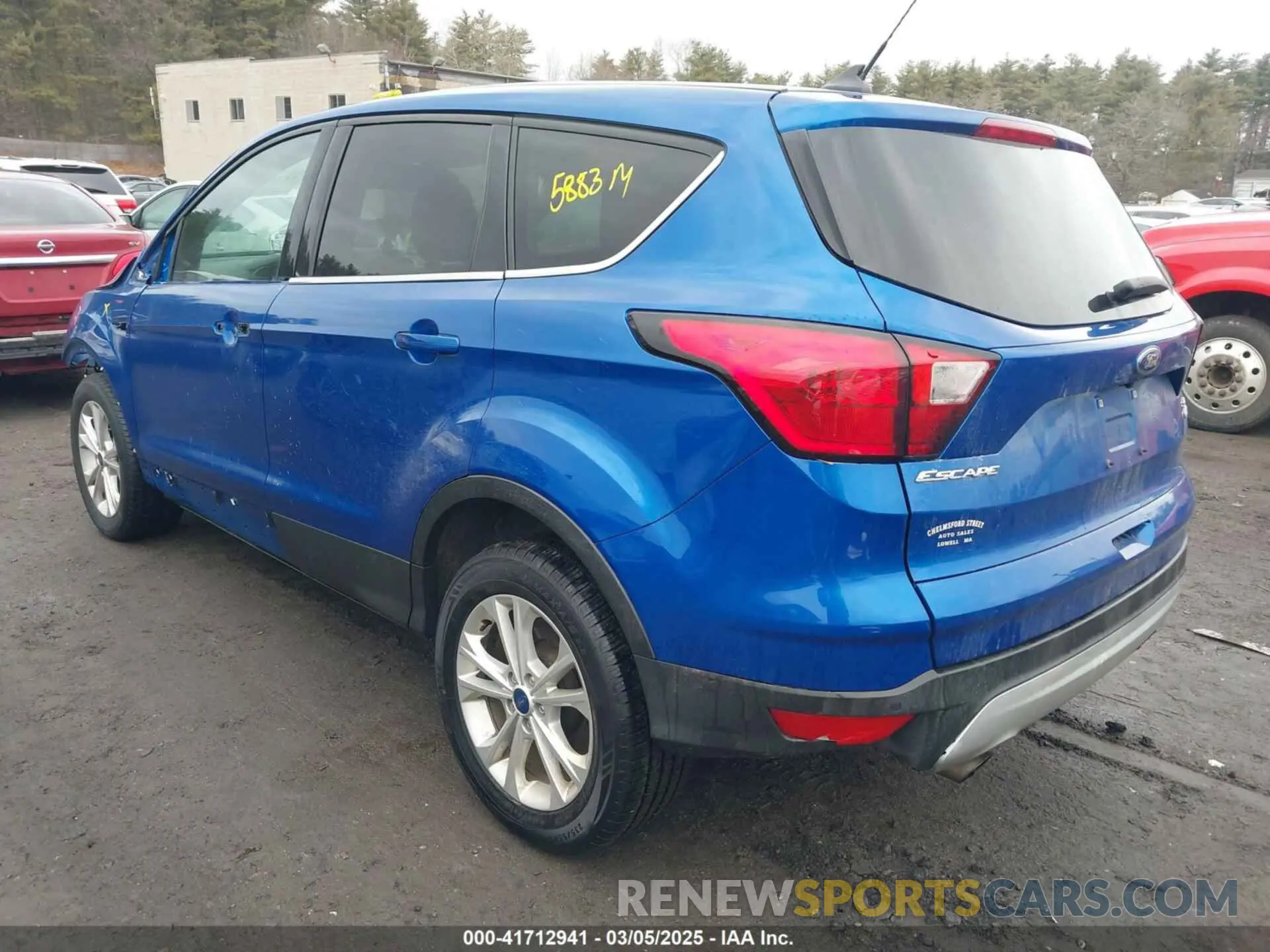 3 Photograph of a damaged car 1FMCU9GD1KUB14255 FORD ESCAPE 2019