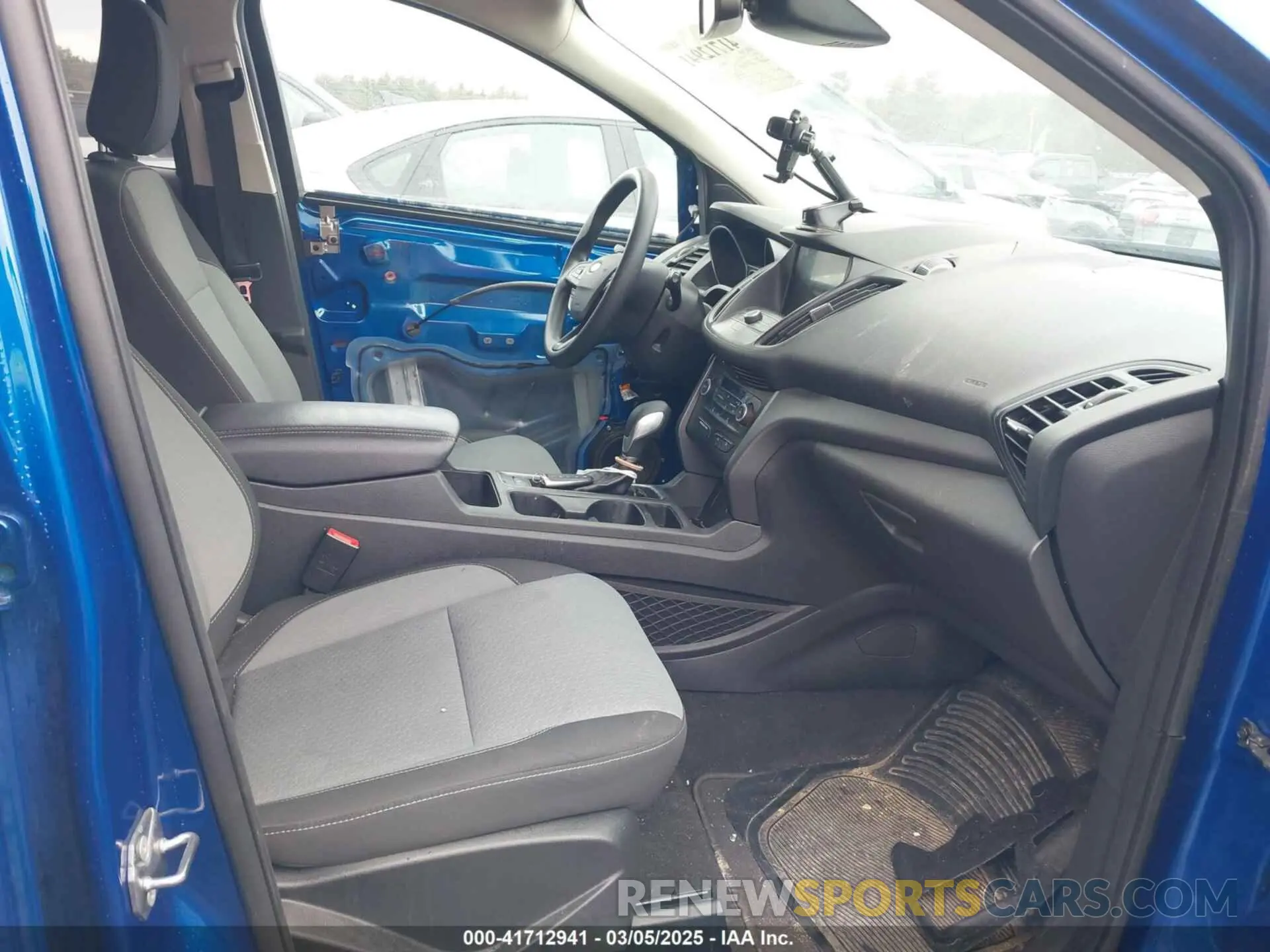 5 Photograph of a damaged car 1FMCU9GD1KUB14255 FORD ESCAPE 2019