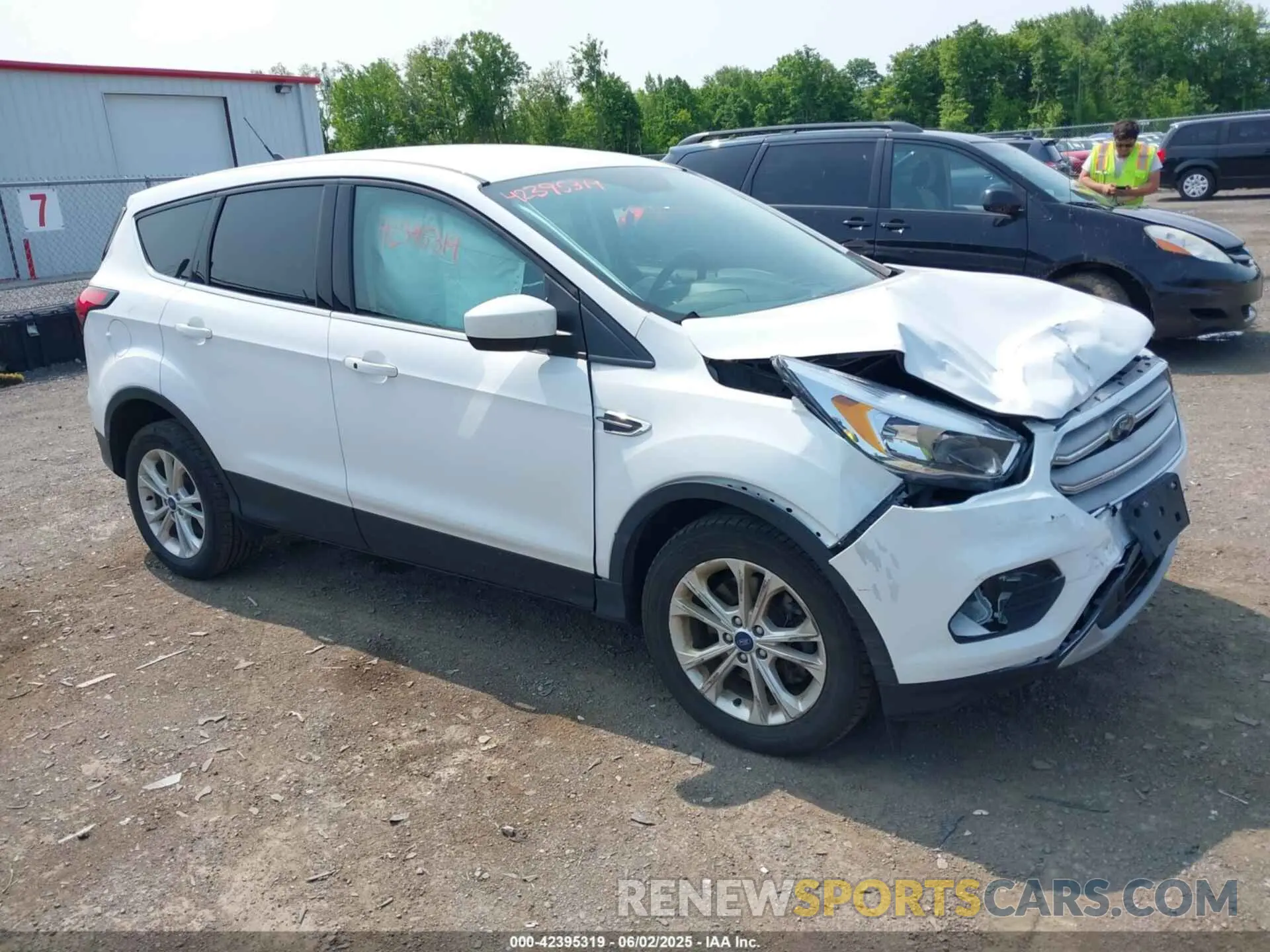 1 Photograph of a damaged car 1FMCU9GD1KUB14966 FORD ESCAPE 2019