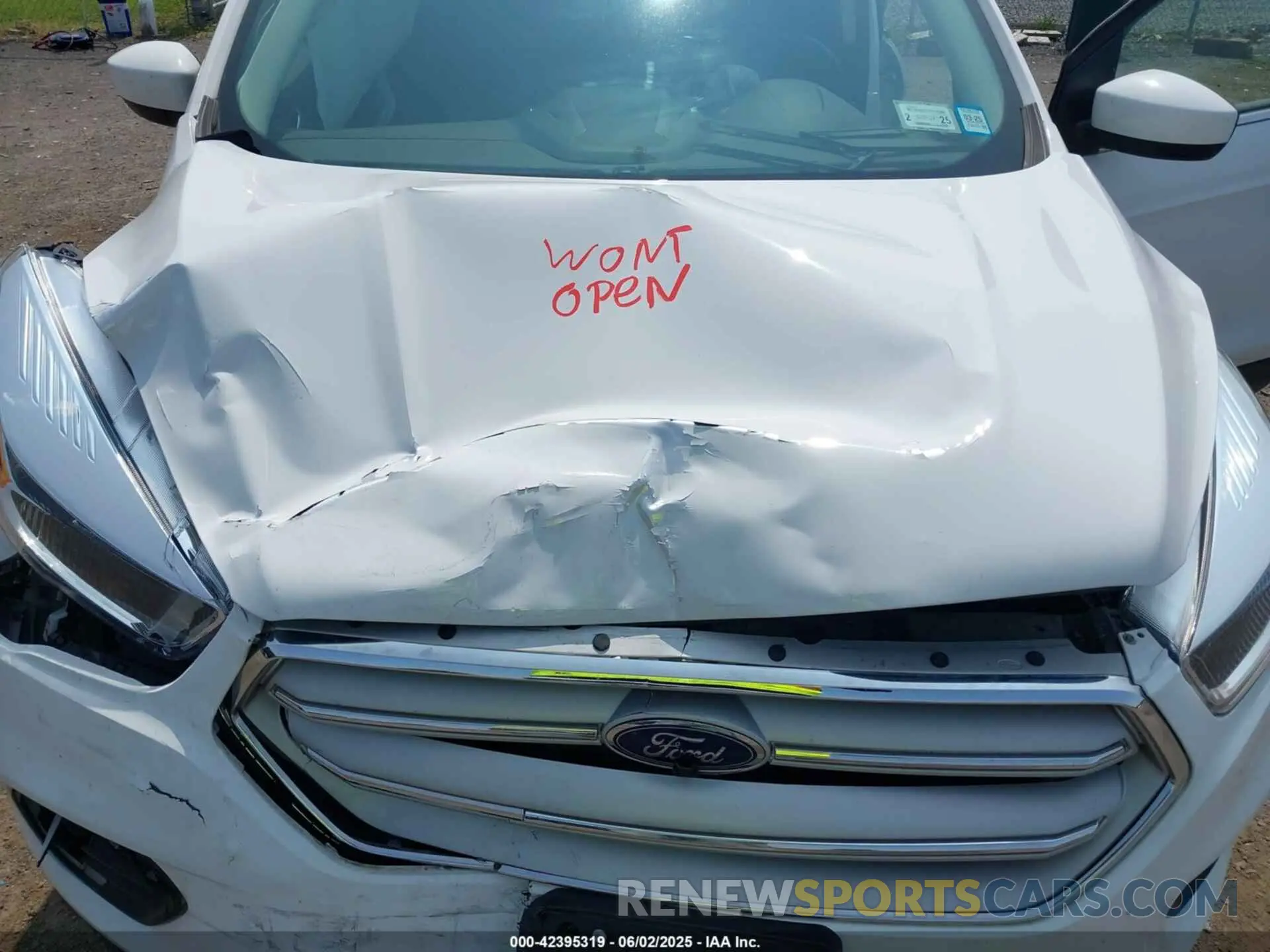 10 Photograph of a damaged car 1FMCU9GD1KUB14966 FORD ESCAPE 2019