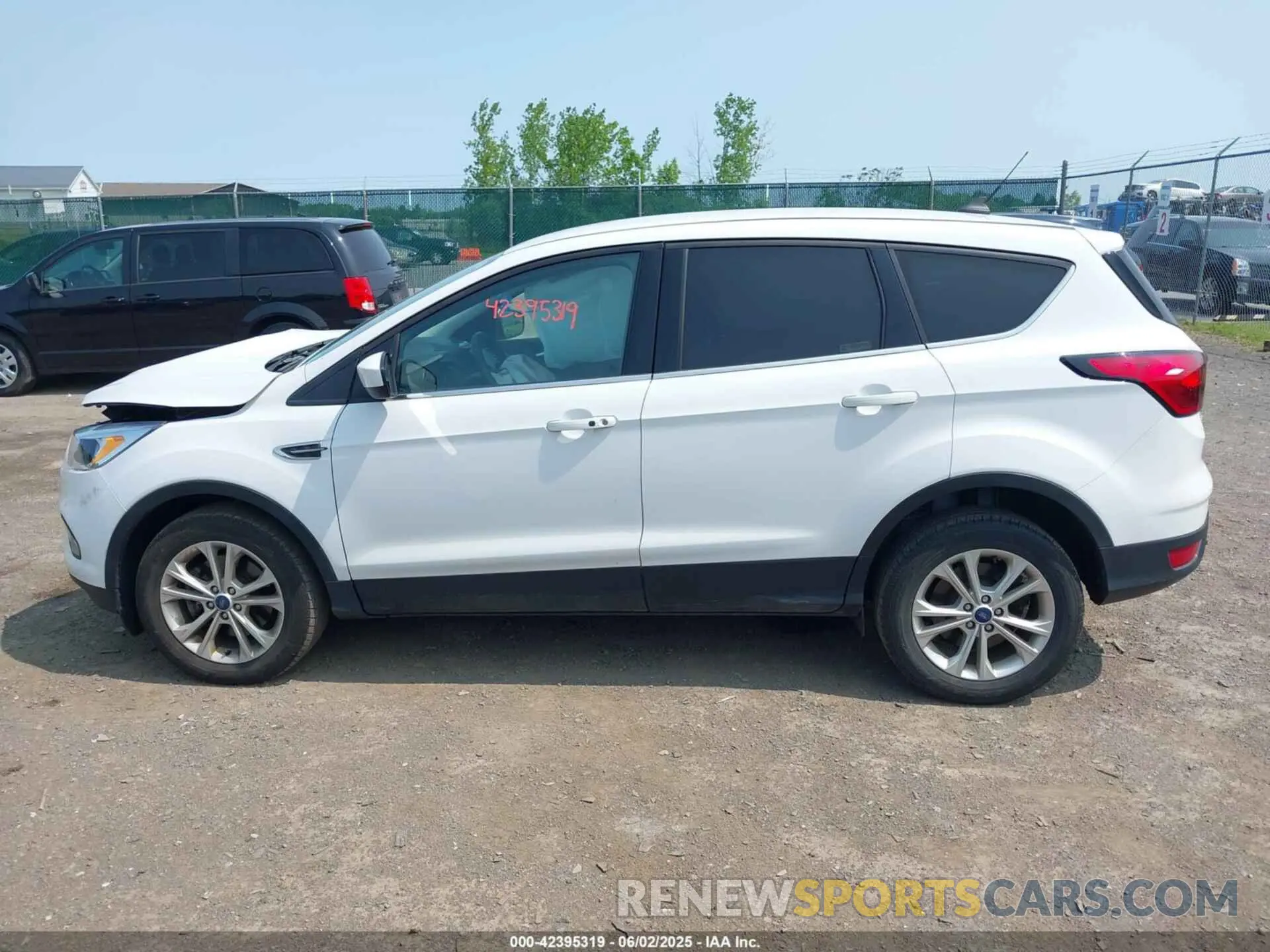 14 Photograph of a damaged car 1FMCU9GD1KUB14966 FORD ESCAPE 2019