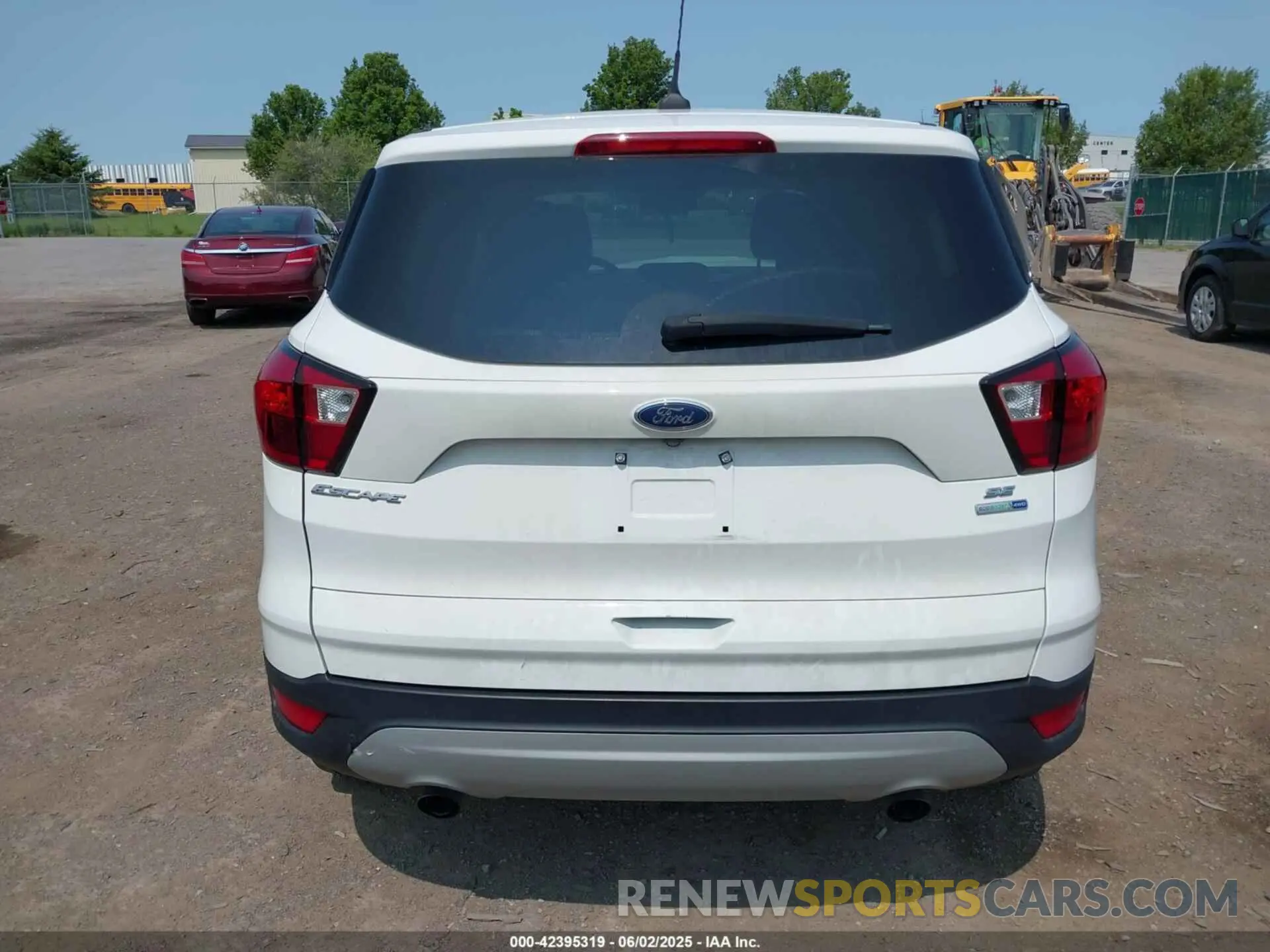 16 Photograph of a damaged car 1FMCU9GD1KUB14966 FORD ESCAPE 2019