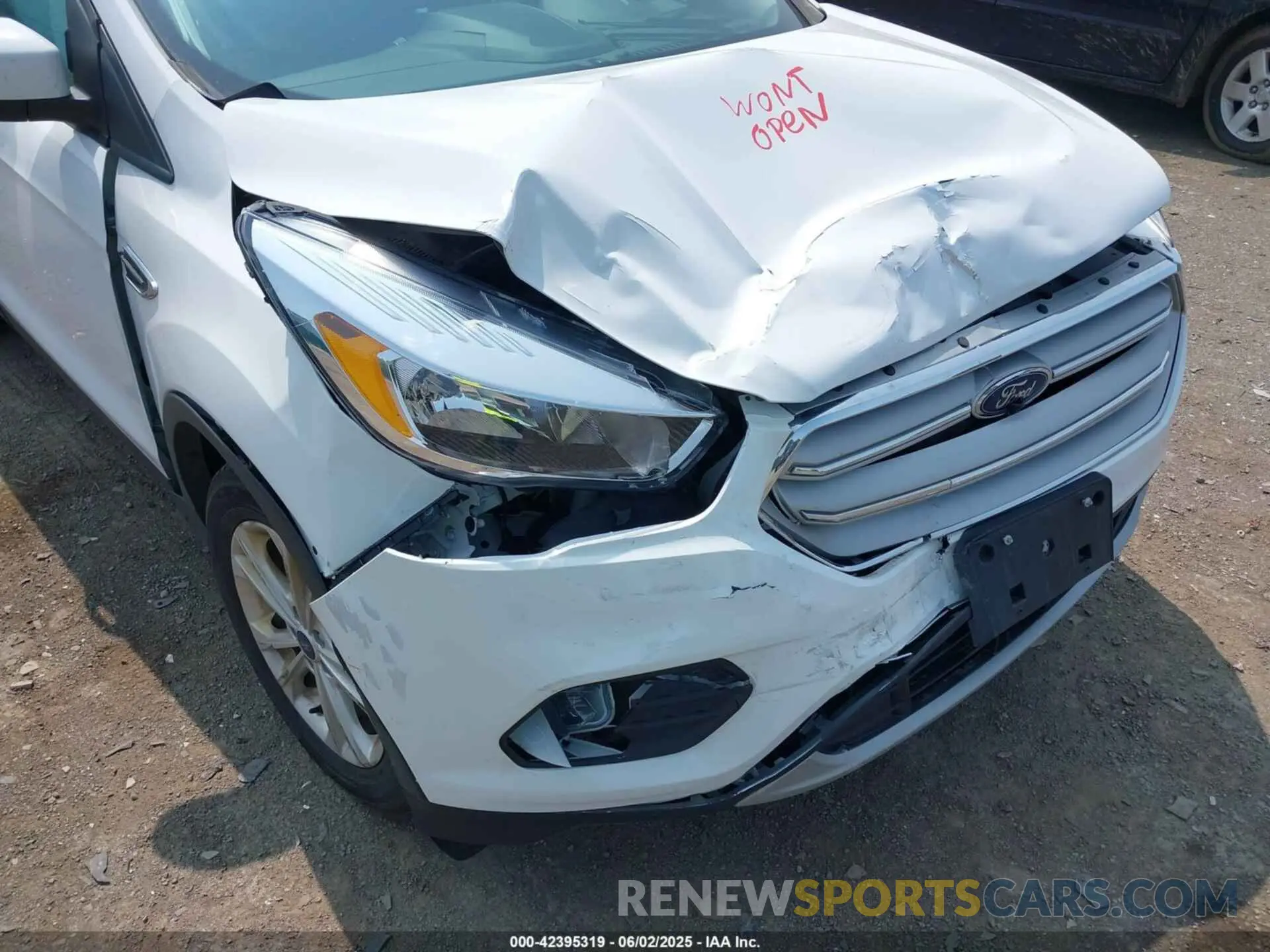 6 Photograph of a damaged car 1FMCU9GD1KUB14966 FORD ESCAPE 2019