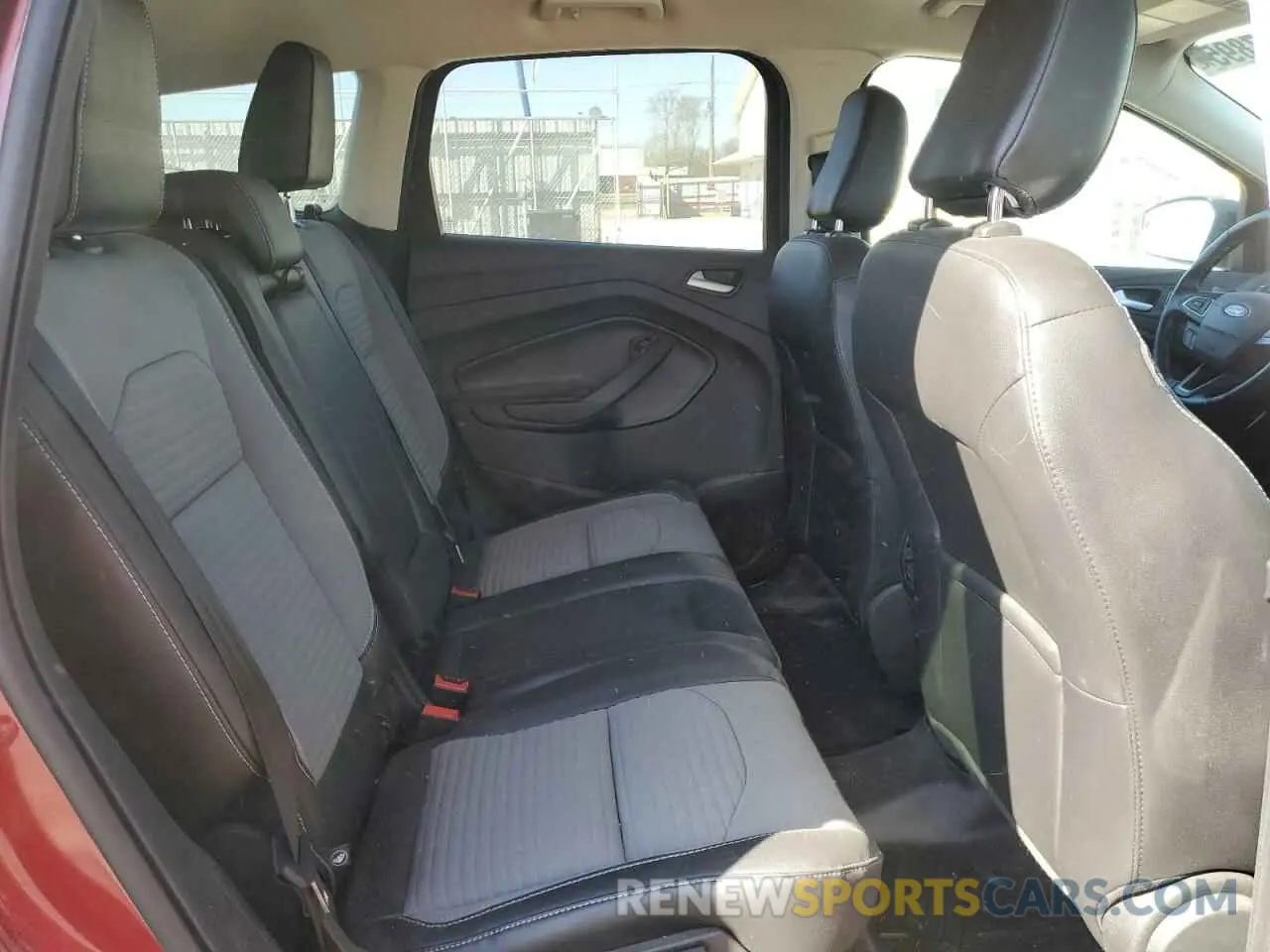 11 Photograph of a damaged car 1FMCU9GD1KUB61611 FORD ESCAPE 2019