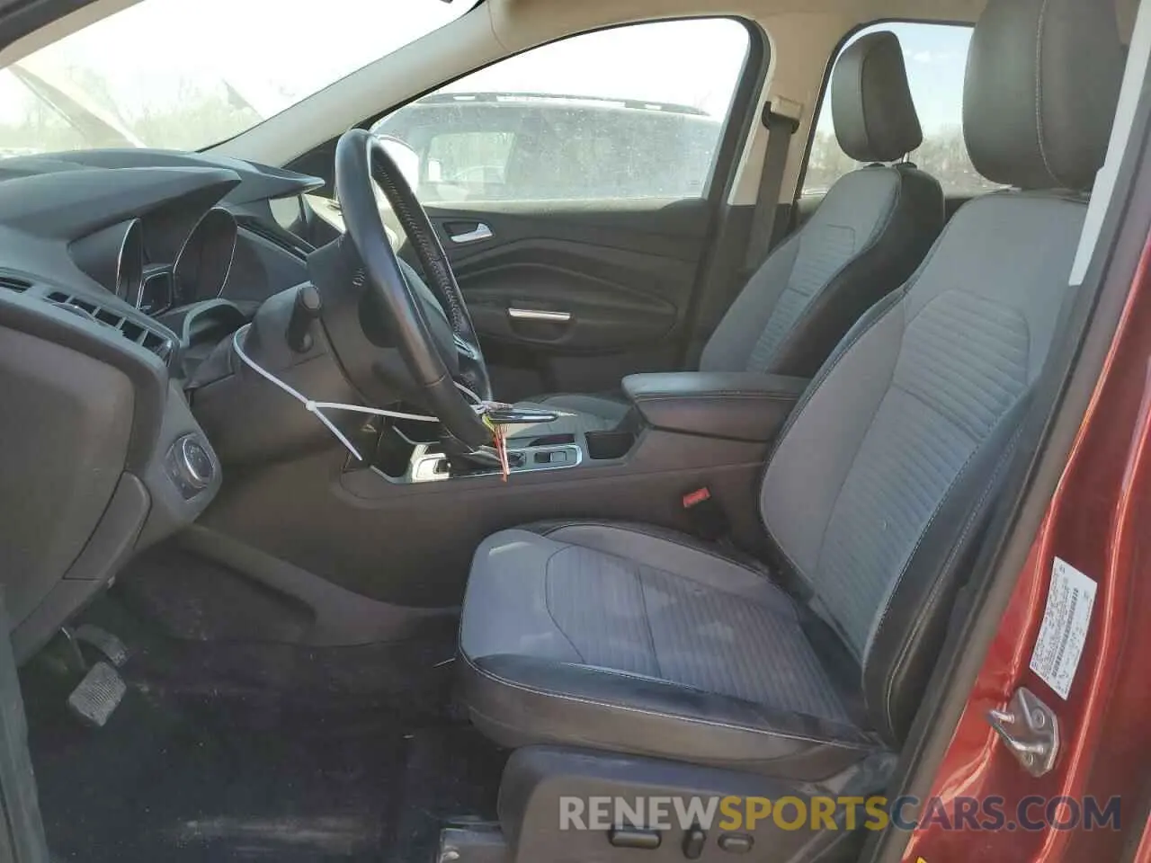 7 Photograph of a damaged car 1FMCU9GD1KUB61611 FORD ESCAPE 2019