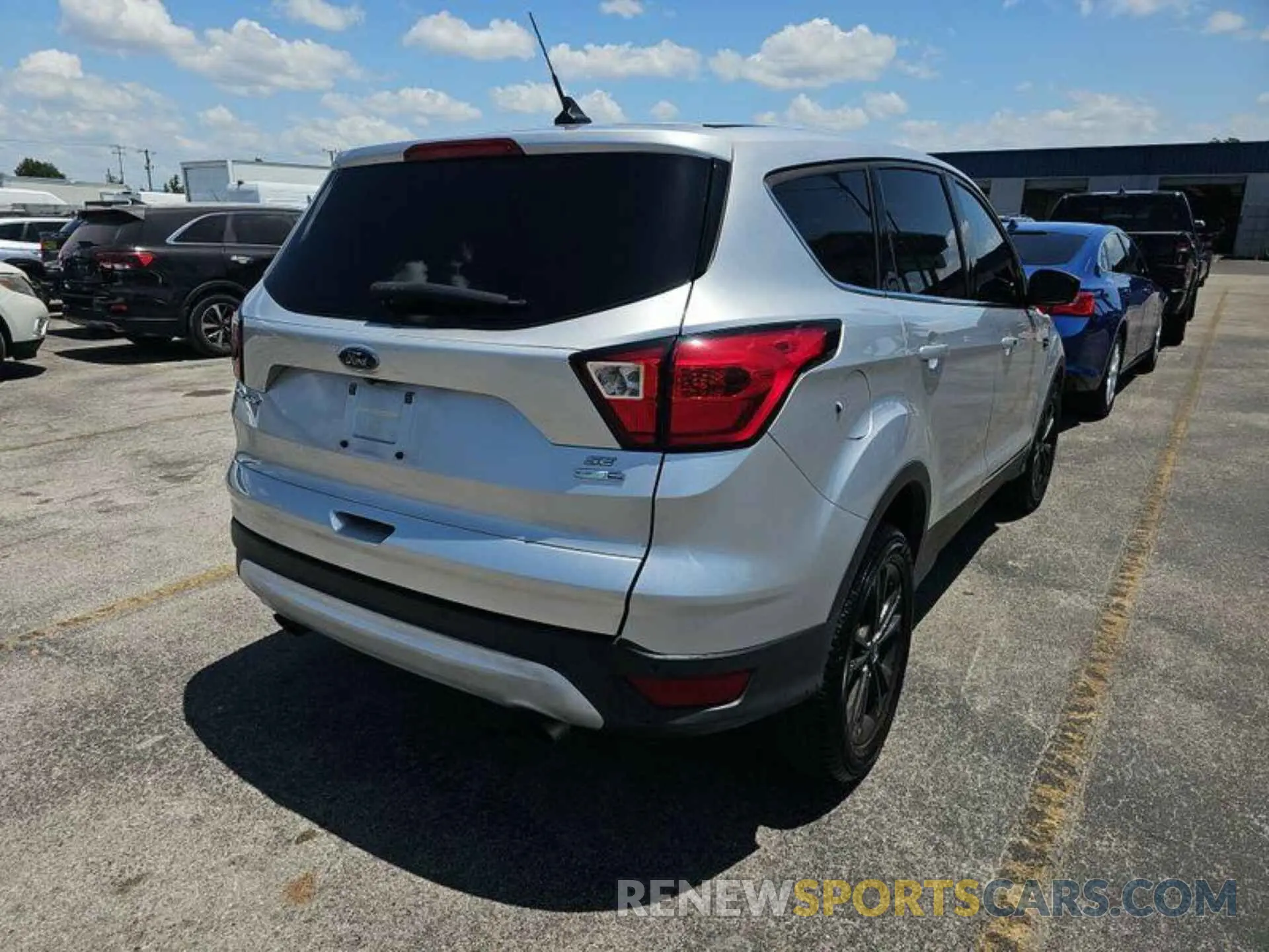 10 Photograph of a damaged car 1FMCU9GD1KUB65013 FORD ESCAPE 2019