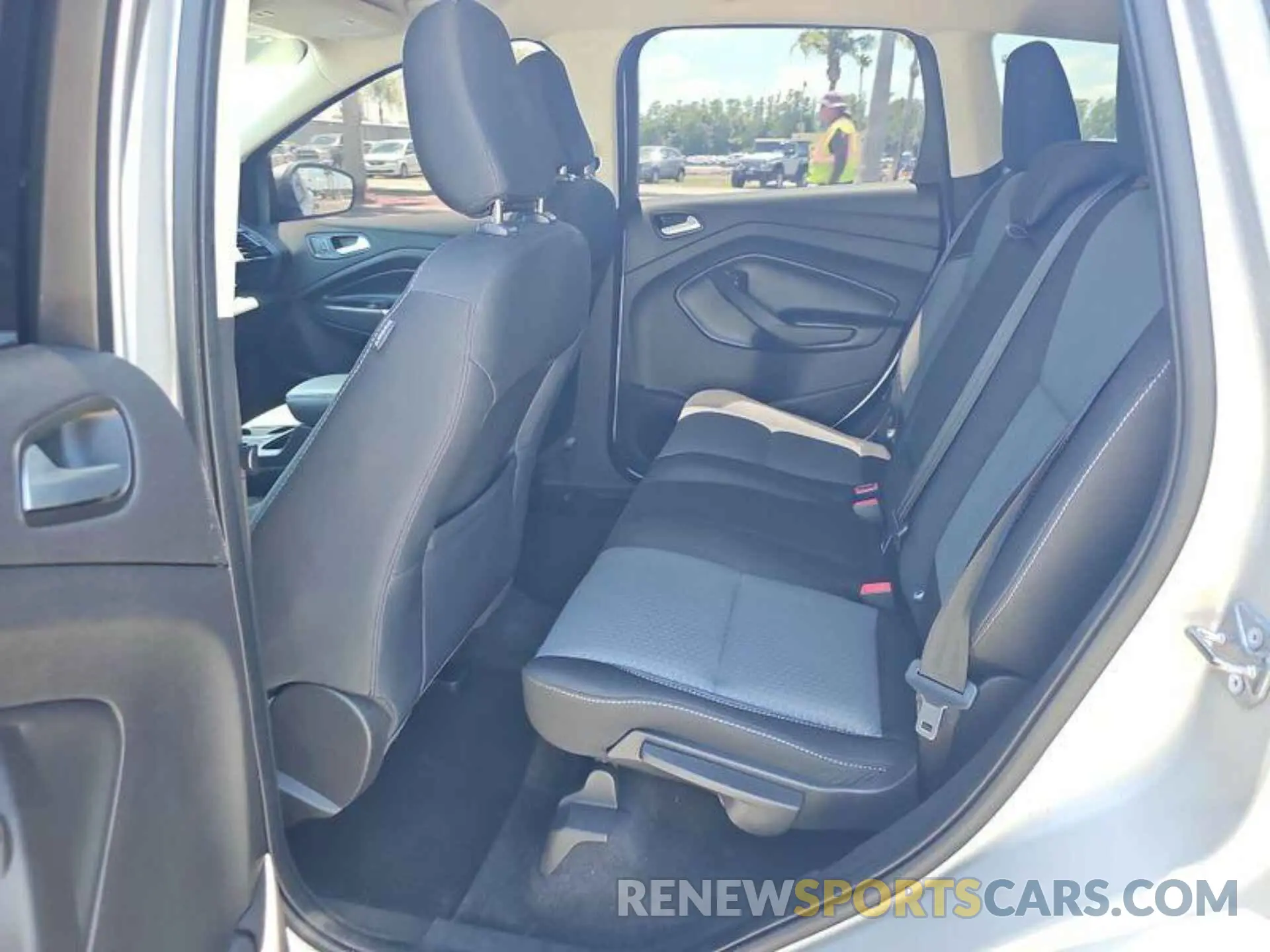 7 Photograph of a damaged car 1FMCU9GD1KUB65013 FORD ESCAPE 2019