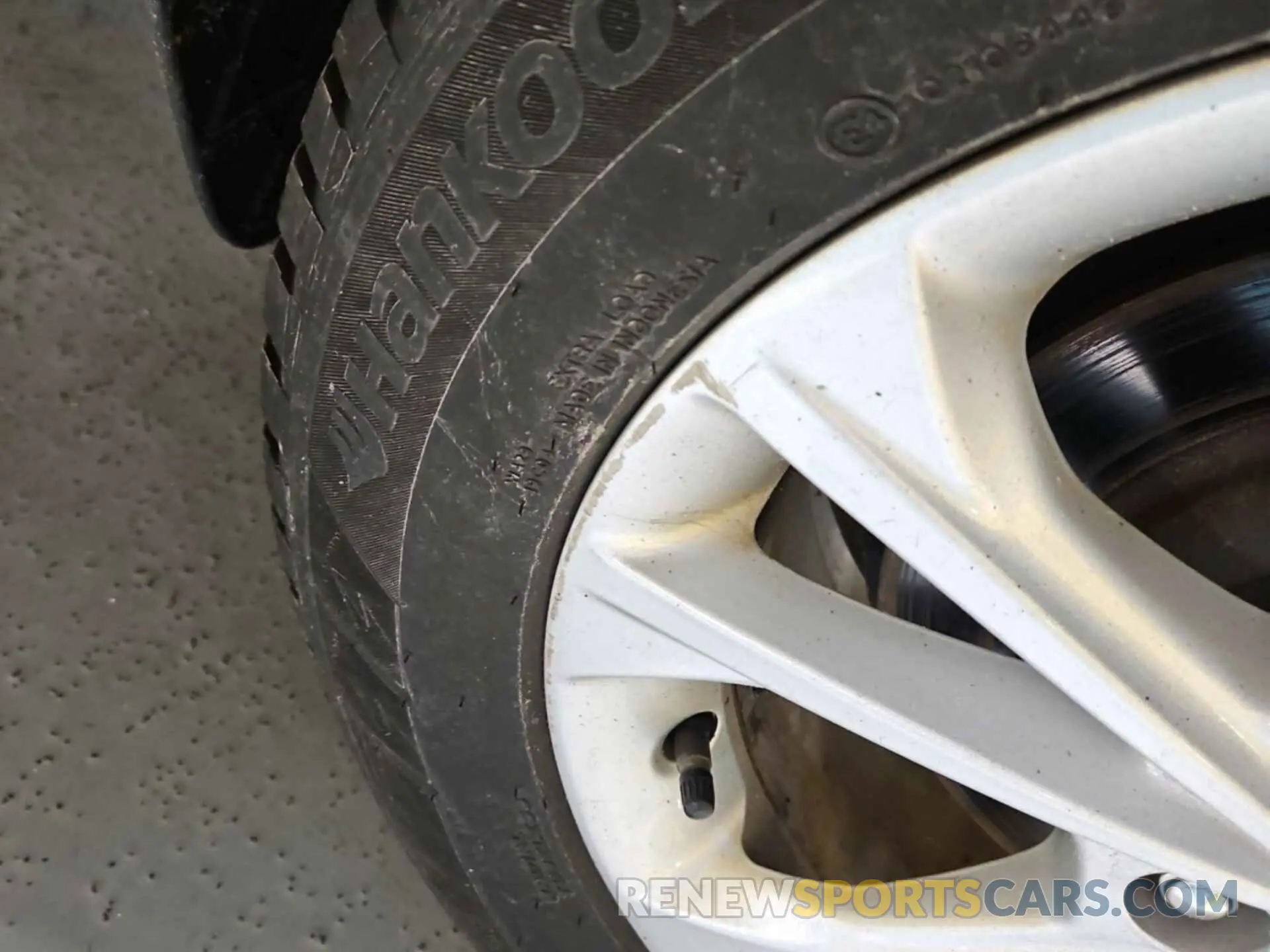 13 Photograph of a damaged car 1FMCU9GD1KUB82300 FORD ESCAPE 2019