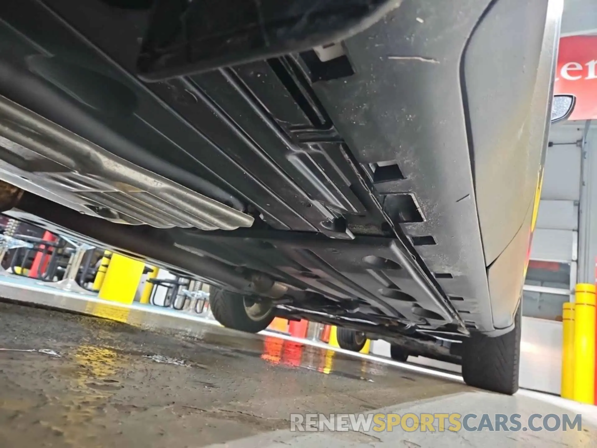 18 Photograph of a damaged car 1FMCU9GD1KUB82300 FORD ESCAPE 2019