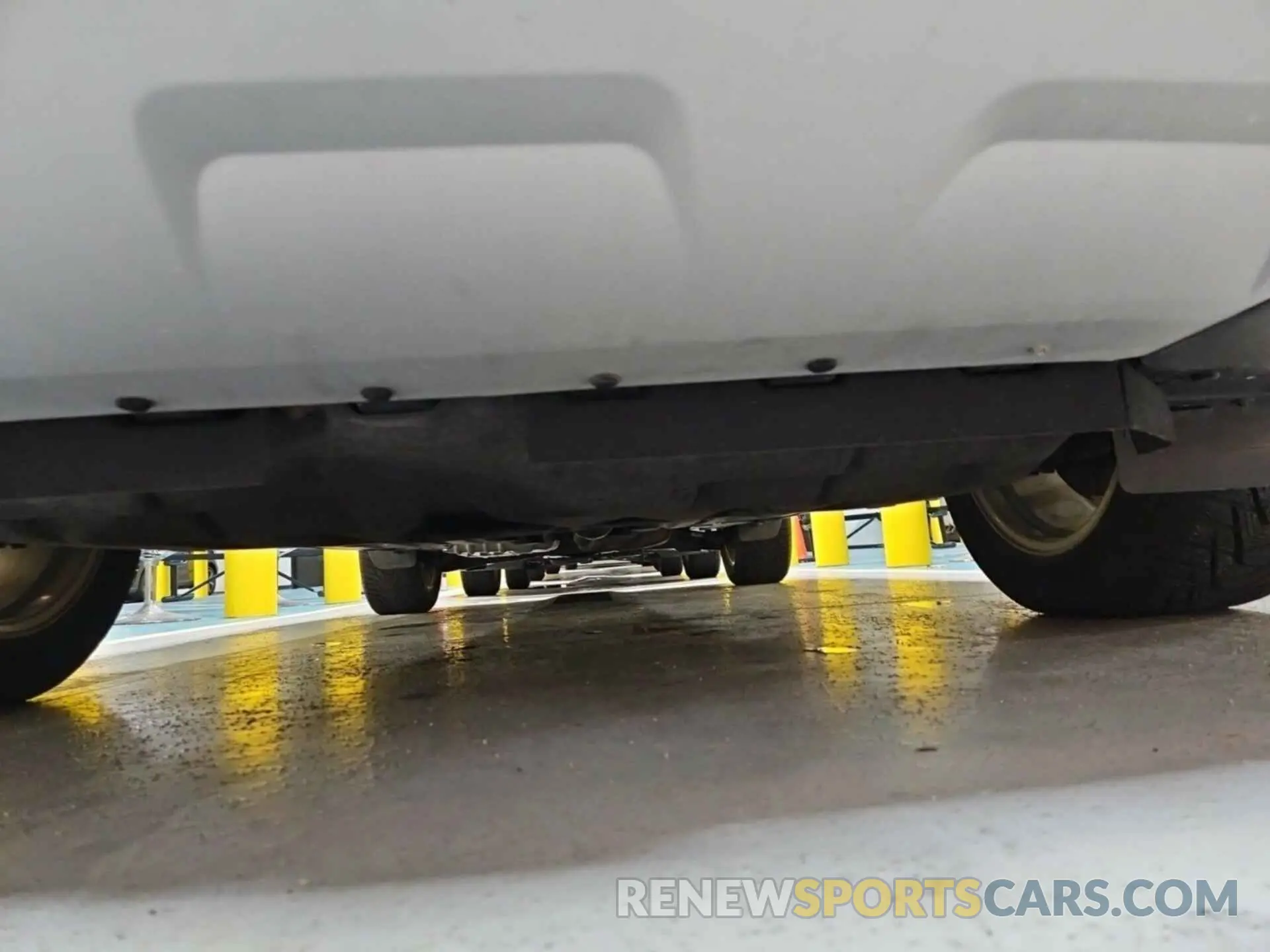21 Photograph of a damaged car 1FMCU9GD1KUB82300 FORD ESCAPE 2019