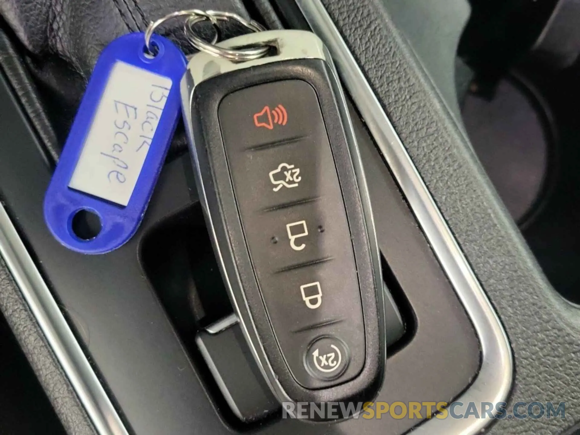 22 Photograph of a damaged car 1FMCU9GD1KUB82300 FORD ESCAPE 2019