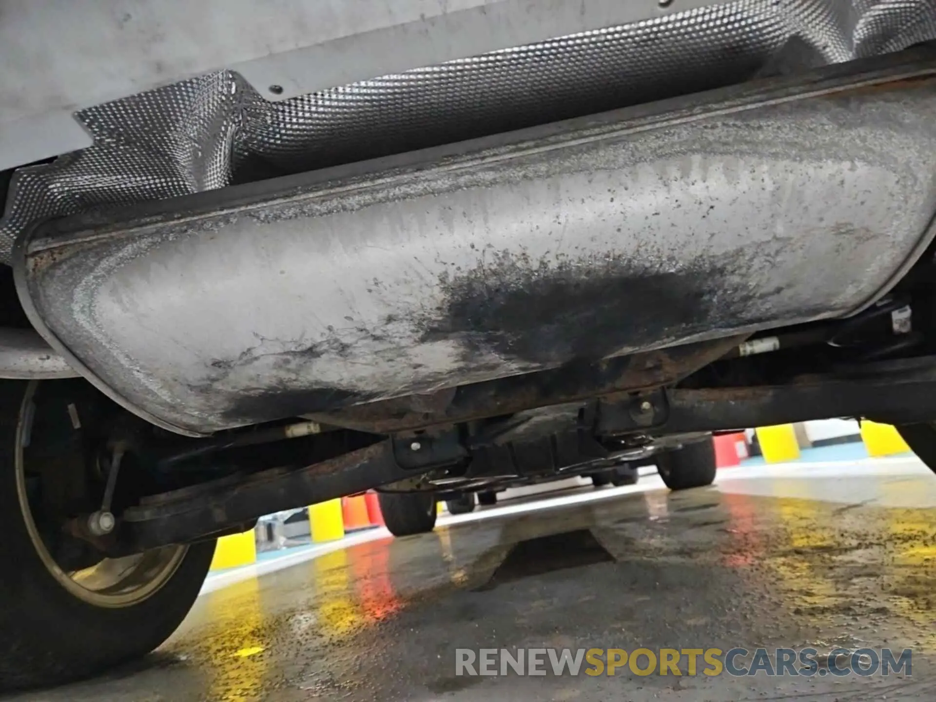 32 Photograph of a damaged car 1FMCU9GD1KUB82300 FORD ESCAPE 2019