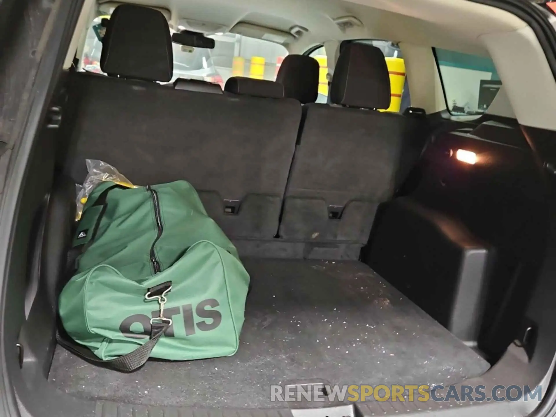34 Photograph of a damaged car 1FMCU9GD1KUB82300 FORD ESCAPE 2019