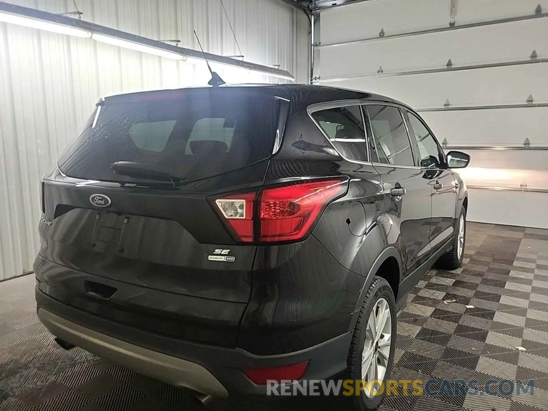 43 Photograph of a damaged car 1FMCU9GD1KUB82300 FORD ESCAPE 2019