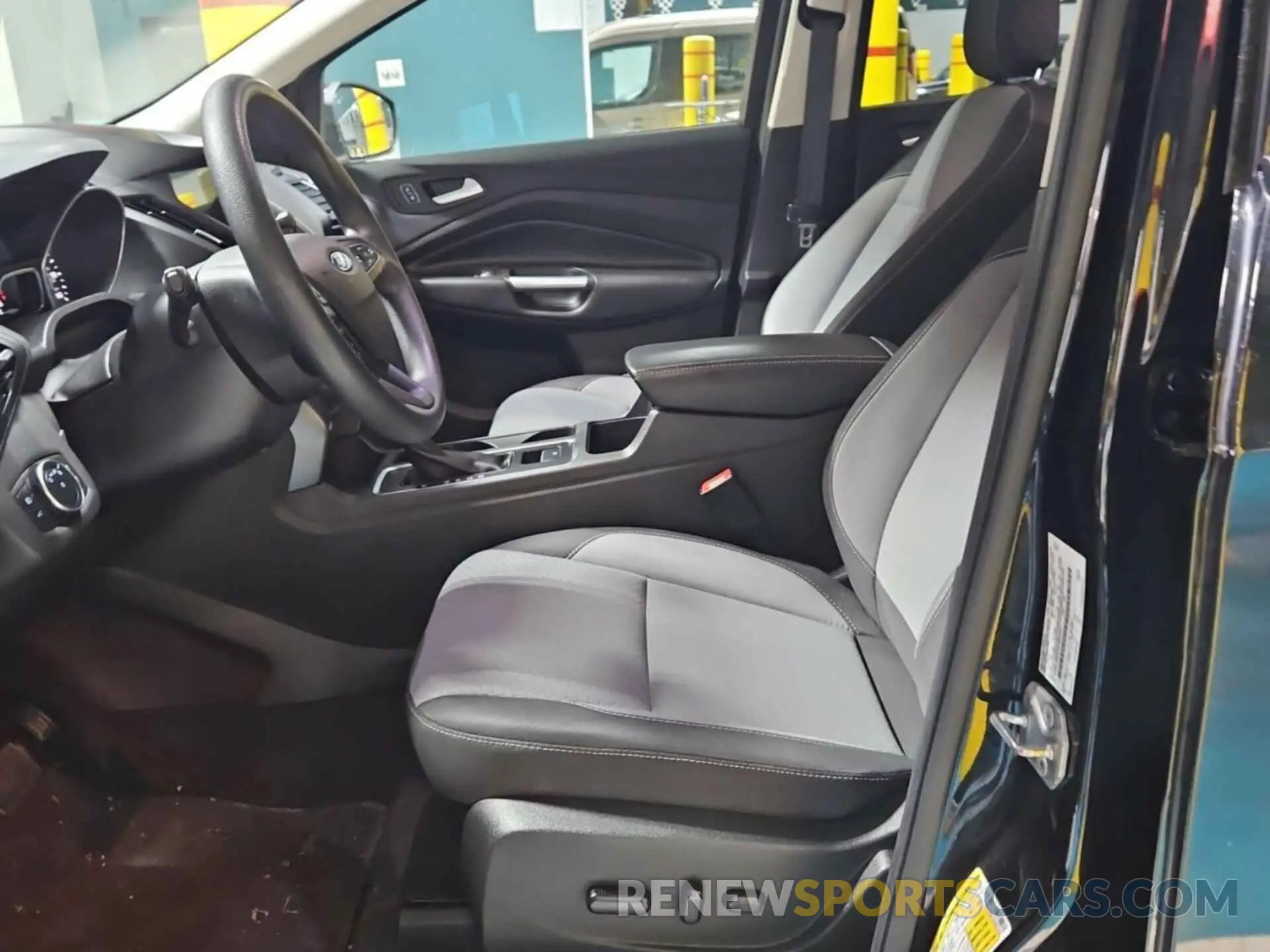 44 Photograph of a damaged car 1FMCU9GD1KUB82300 FORD ESCAPE 2019