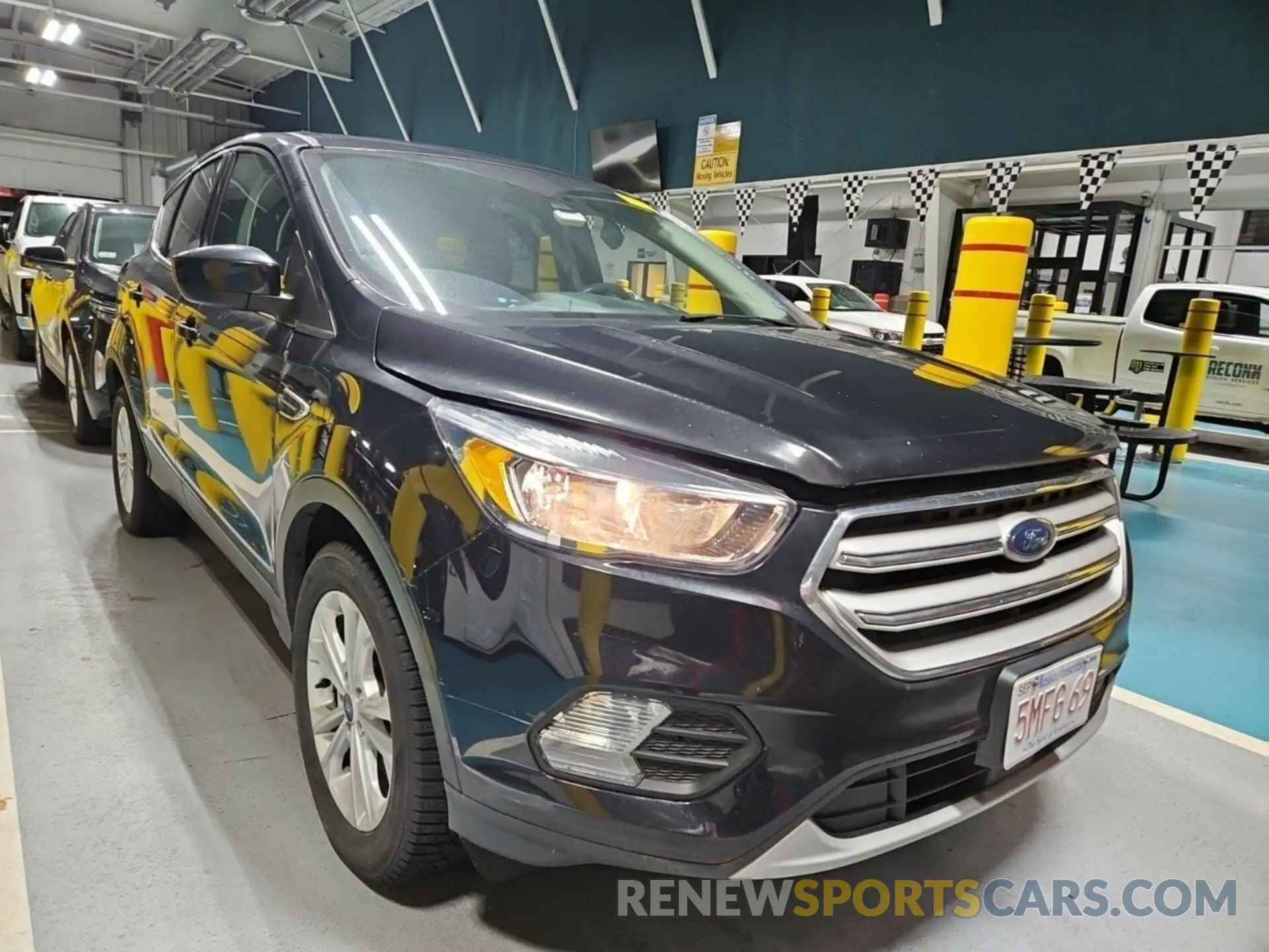 47 Photograph of a damaged car 1FMCU9GD1KUB82300 FORD ESCAPE 2019