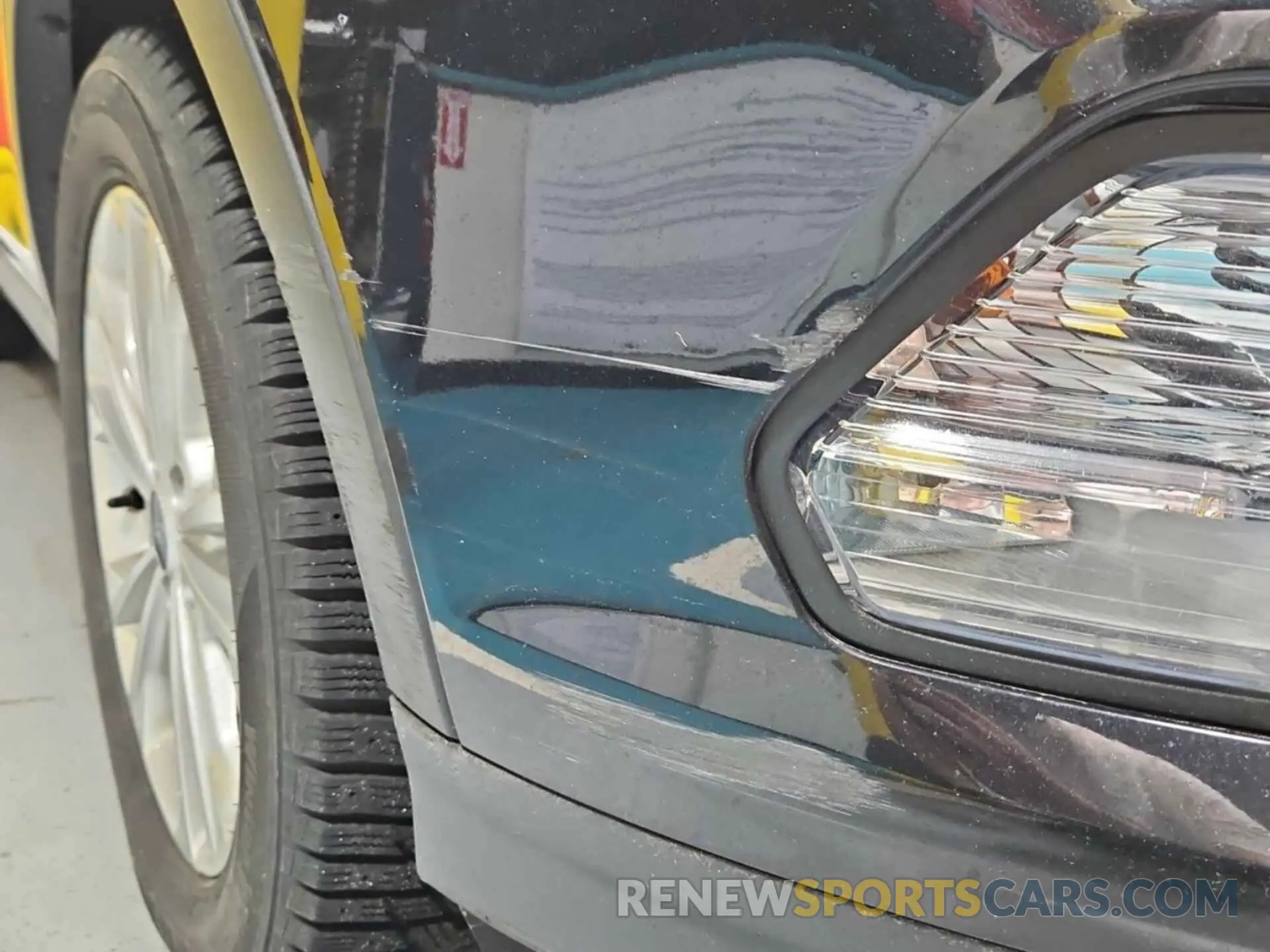 5 Photograph of a damaged car 1FMCU9GD1KUB82300 FORD ESCAPE 2019