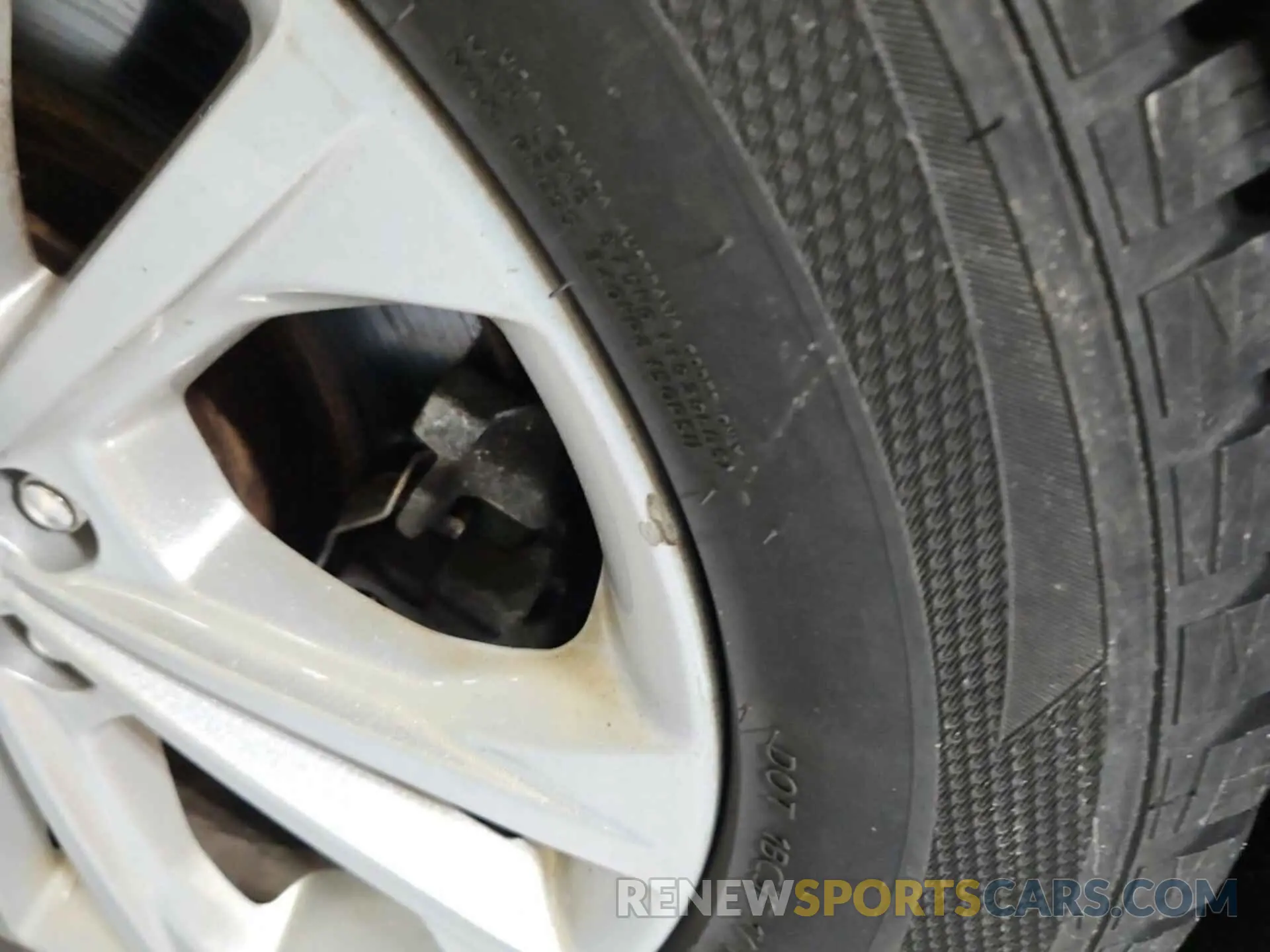 51 Photograph of a damaged car 1FMCU9GD1KUB82300 FORD ESCAPE 2019