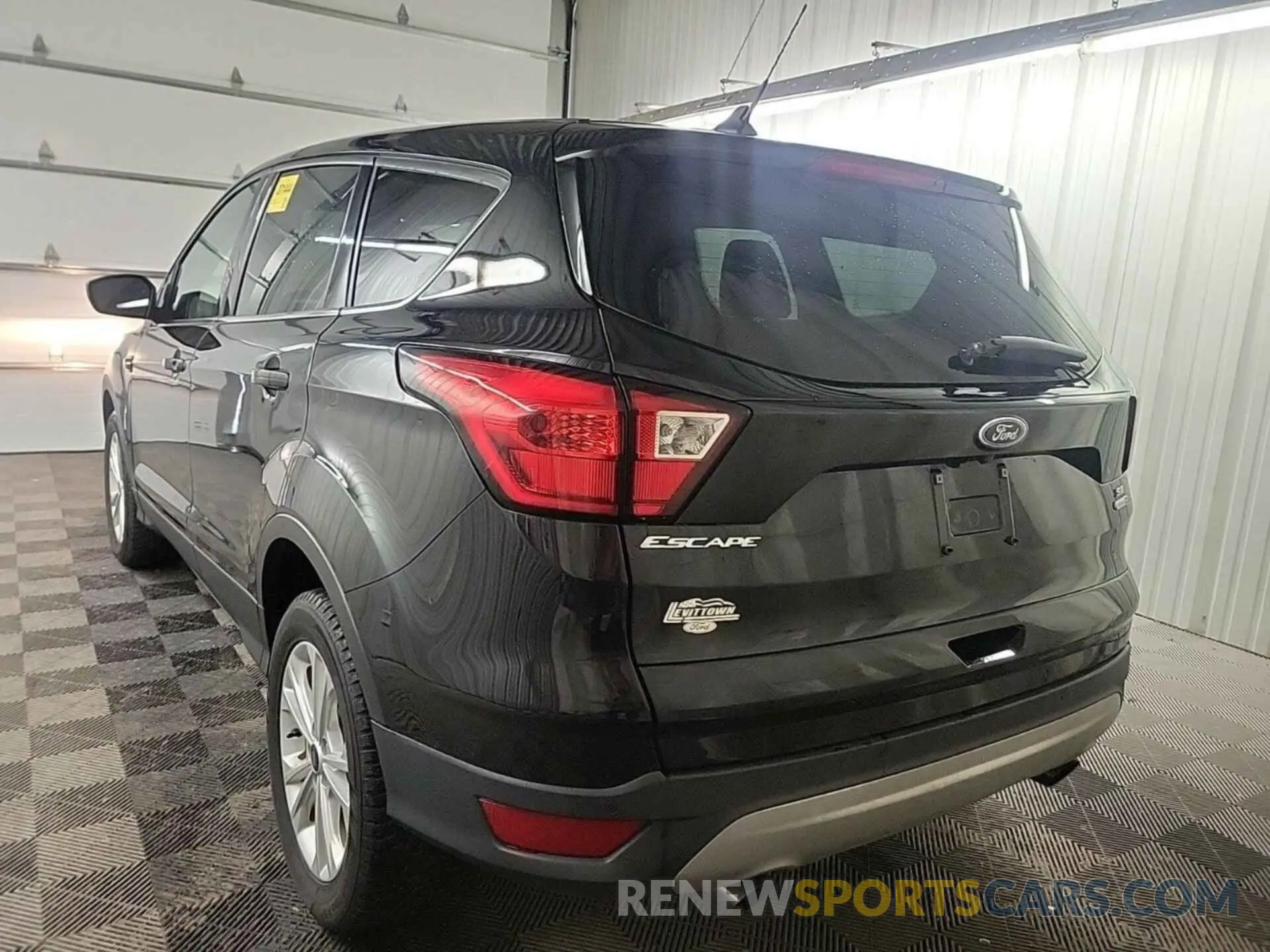 52 Photograph of a damaged car 1FMCU9GD1KUB82300 FORD ESCAPE 2019