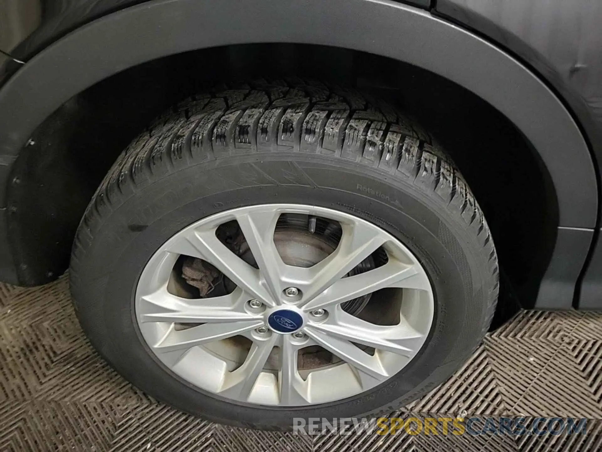6 Photograph of a damaged car 1FMCU9GD1KUB82300 FORD ESCAPE 2019