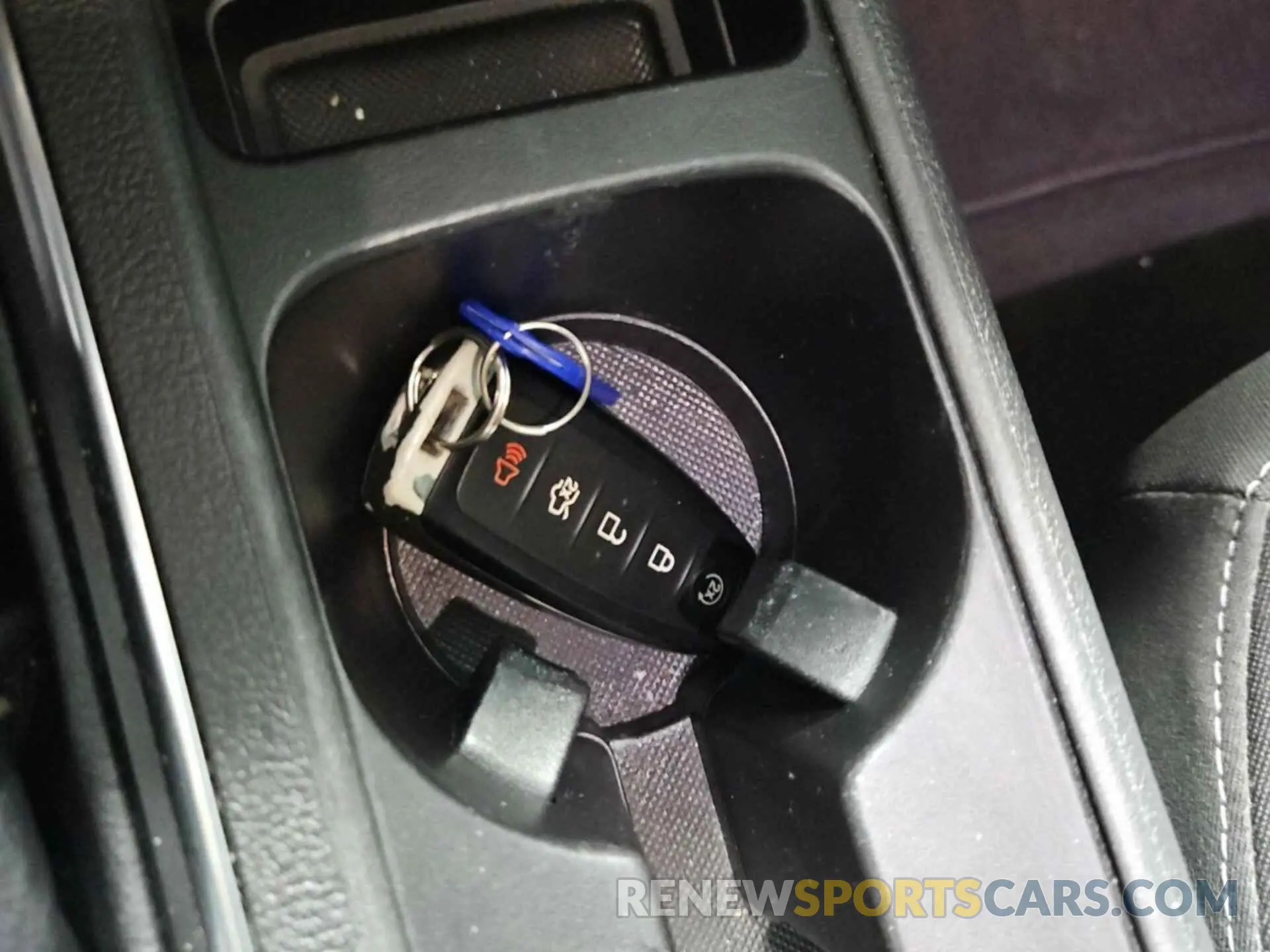 9 Photograph of a damaged car 1FMCU9GD1KUB82300 FORD ESCAPE 2019