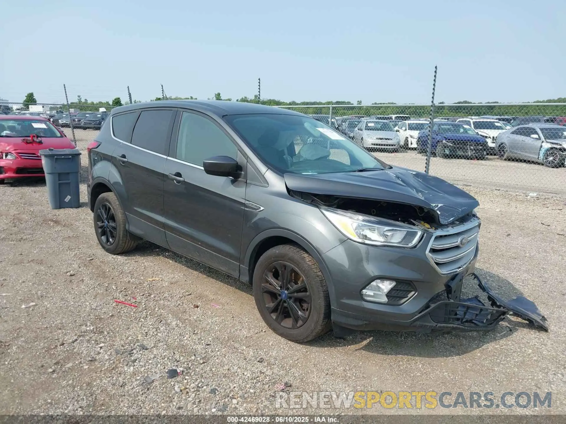 1 Photograph of a damaged car 1FMCU9GD1KUC21855 FORD ESCAPE 2019