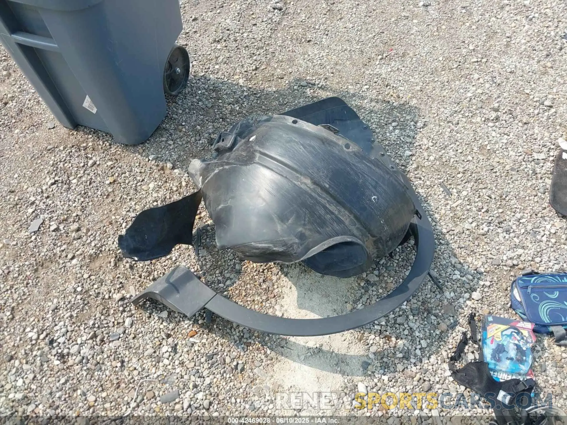 11 Photograph of a damaged car 1FMCU9GD1KUC21855 FORD ESCAPE 2019