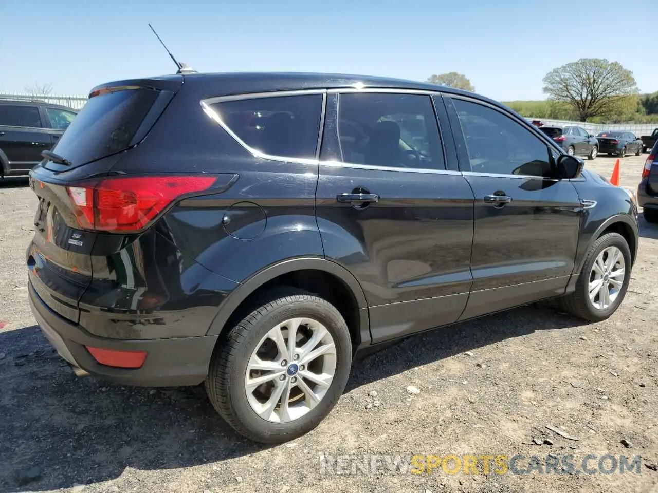 3 Photograph of a damaged car 1FMCU9GD1KUC21919 FORD ESCAPE 2019