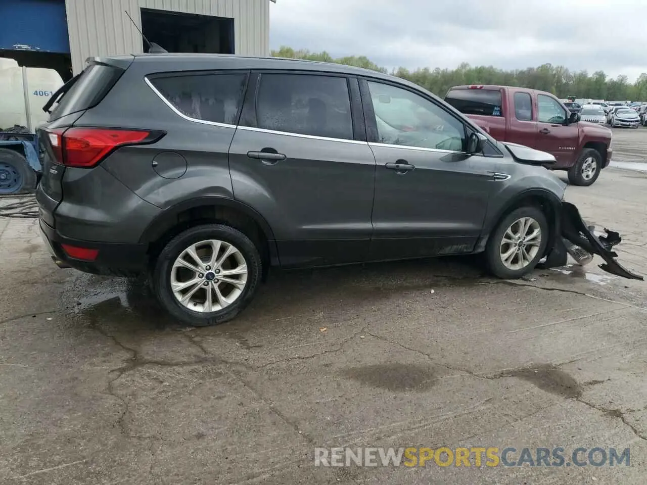 3 Photograph of a damaged car 1FMCU9GD1KUC48876 FORD ESCAPE 2019