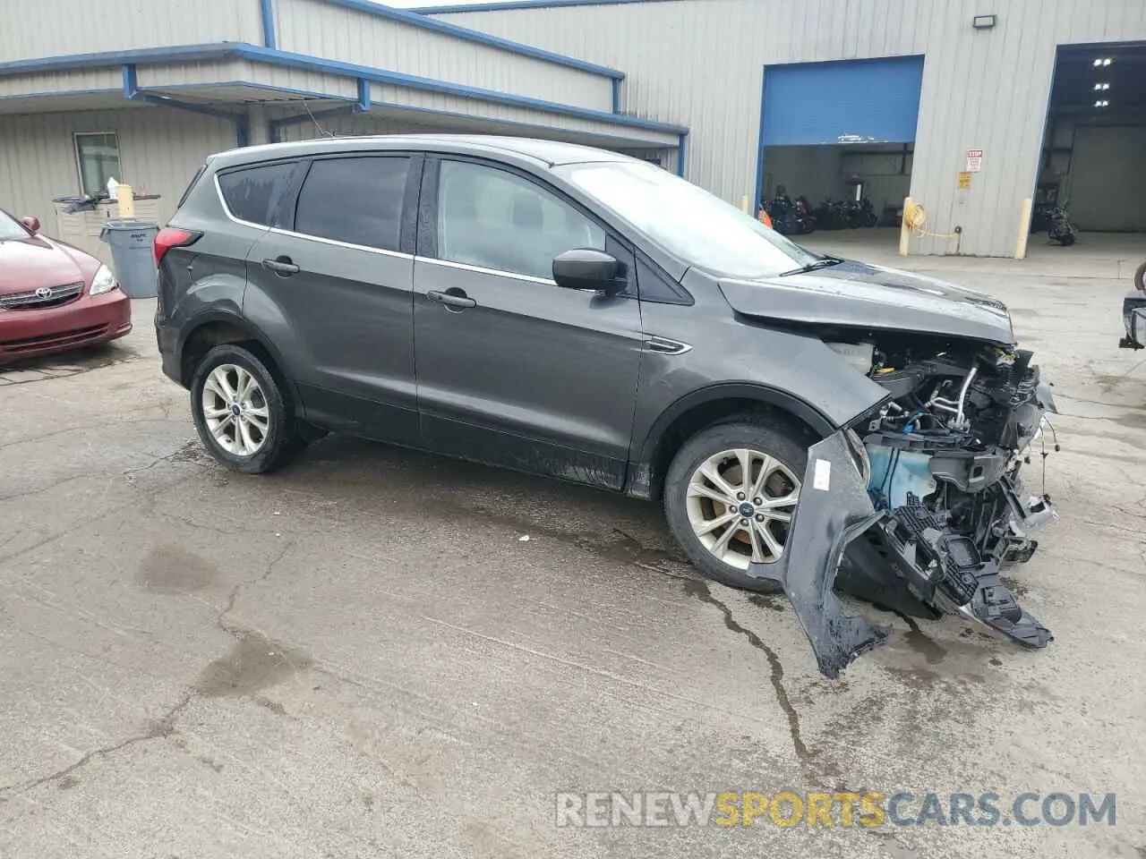 4 Photograph of a damaged car 1FMCU9GD1KUC48876 FORD ESCAPE 2019