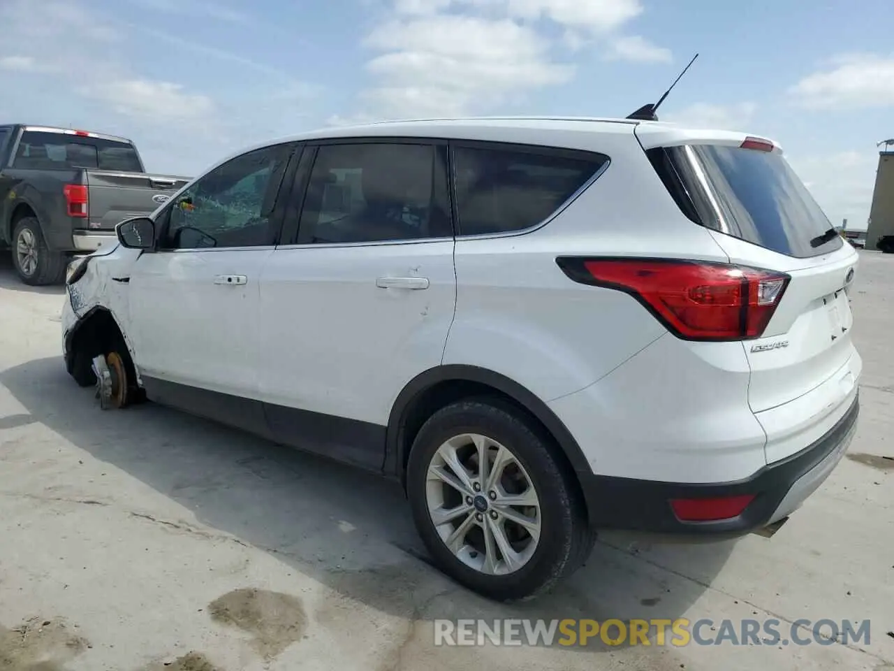 2 Photograph of a damaged car 1FMCU9GD2KUA21566 FORD ESCAPE 2019
