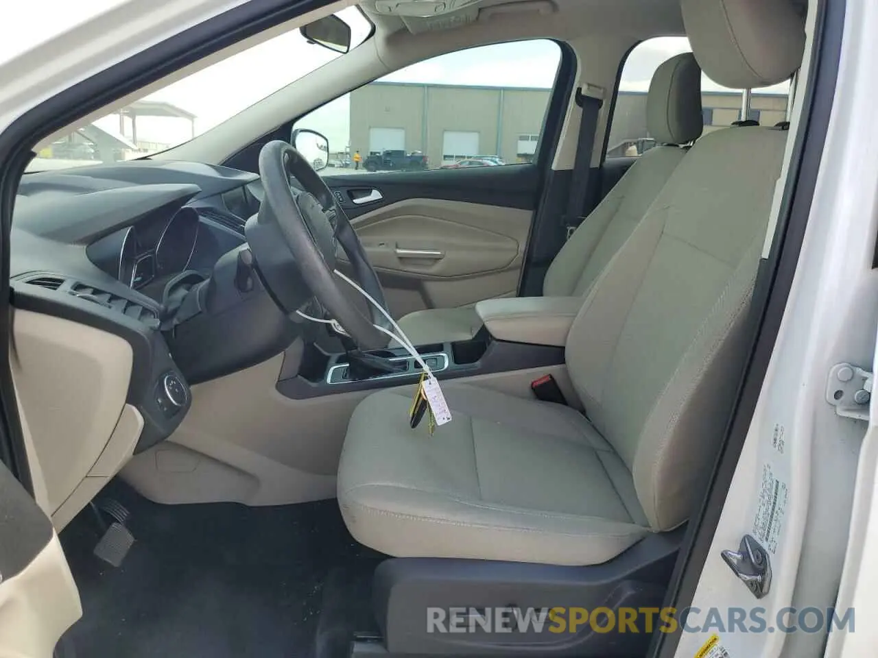 9 Photograph of a damaged car 1FMCU9GD2KUA21566 FORD ESCAPE 2019