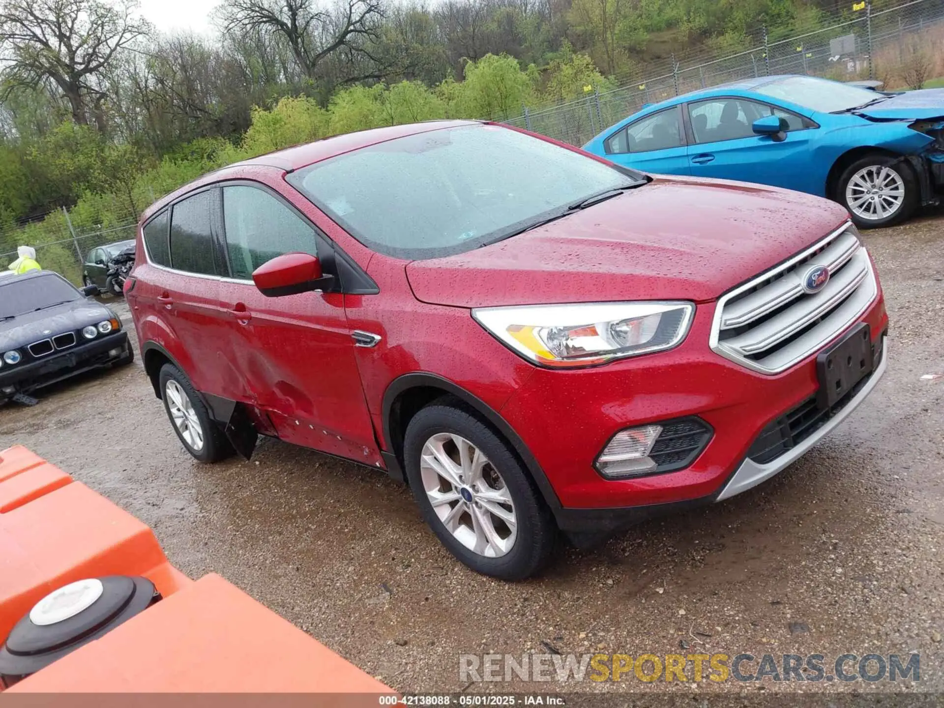 1 Photograph of a damaged car 1FMCU9GD2KUA53319 FORD ESCAPE 2019