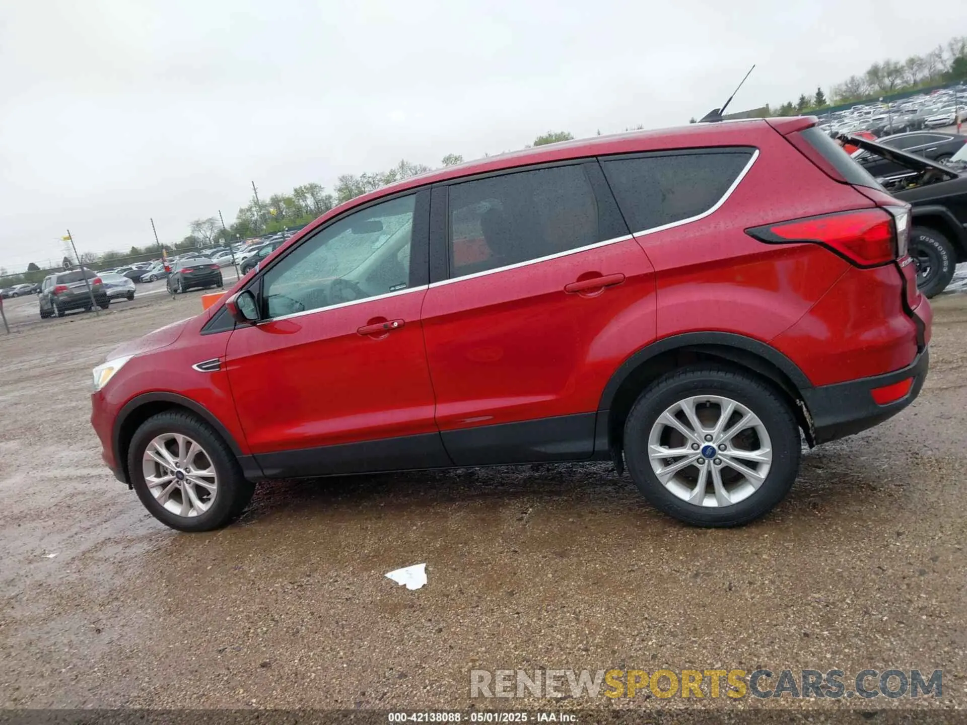 14 Photograph of a damaged car 1FMCU9GD2KUA53319 FORD ESCAPE 2019