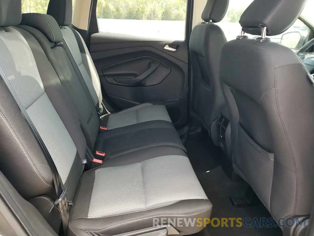11 Photograph of a damaged car 1FMCU9GD2KUA54065 FORD ESCAPE 2019