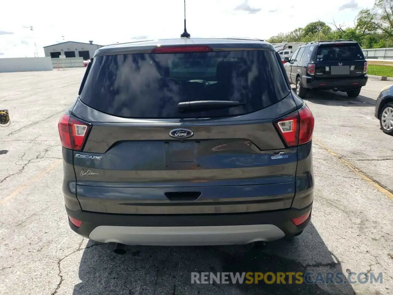 6 Photograph of a damaged car 1FMCU9GD2KUA54065 FORD ESCAPE 2019