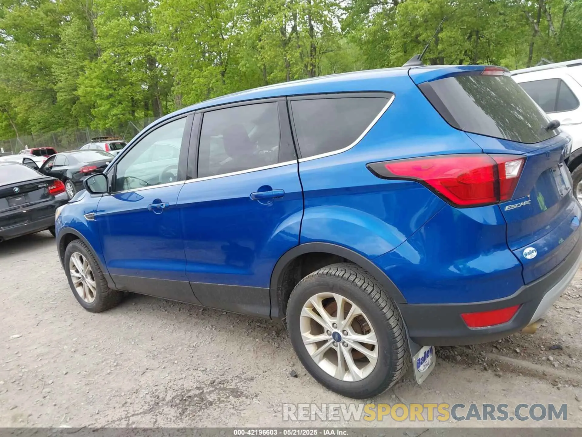 14 Photograph of a damaged car 1FMCU9GD2KUA57922 FORD ESCAPE 2019