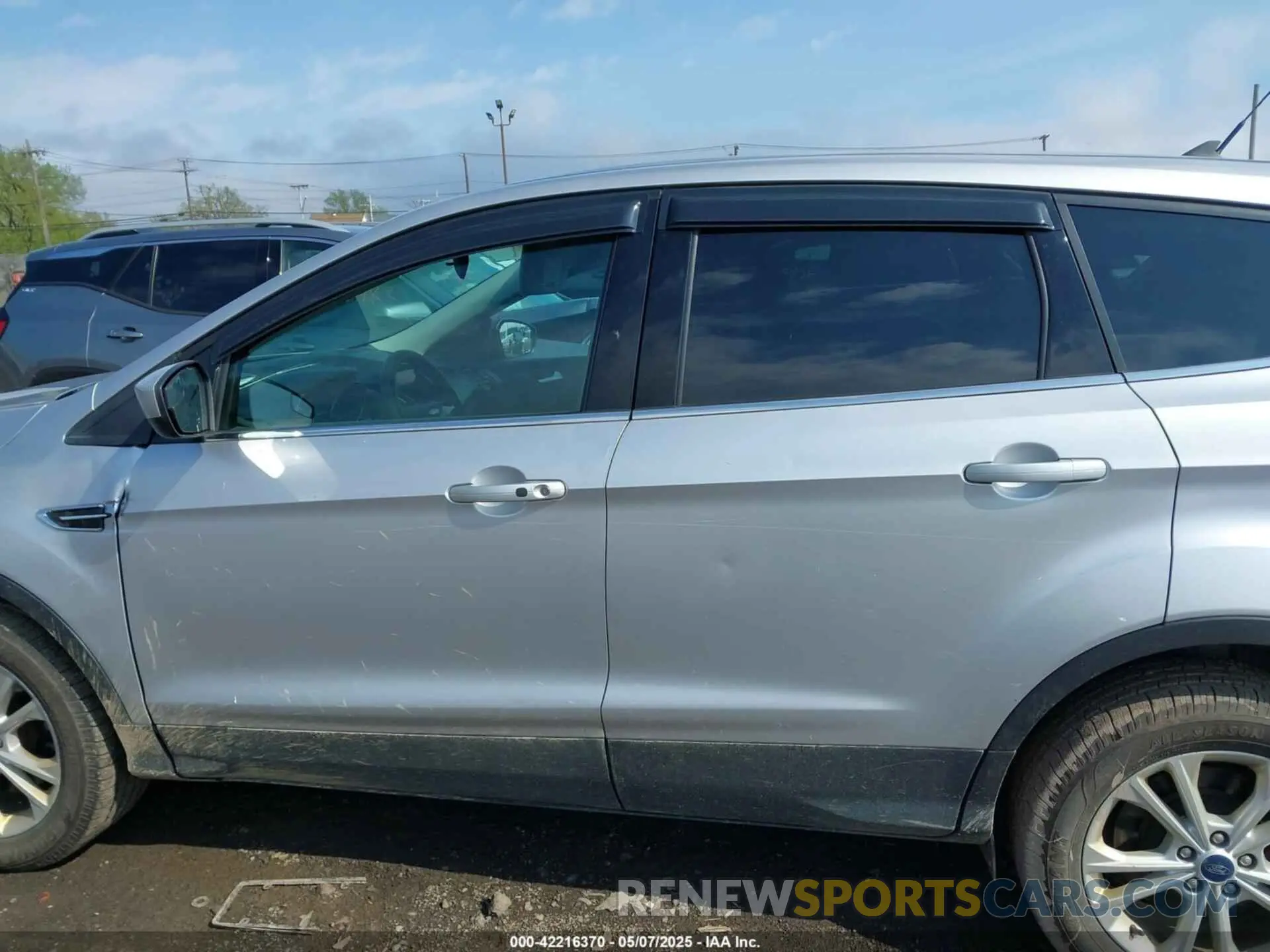 14 Photograph of a damaged car 1FMCU9GD2KUA60321 FORD ESCAPE 2019