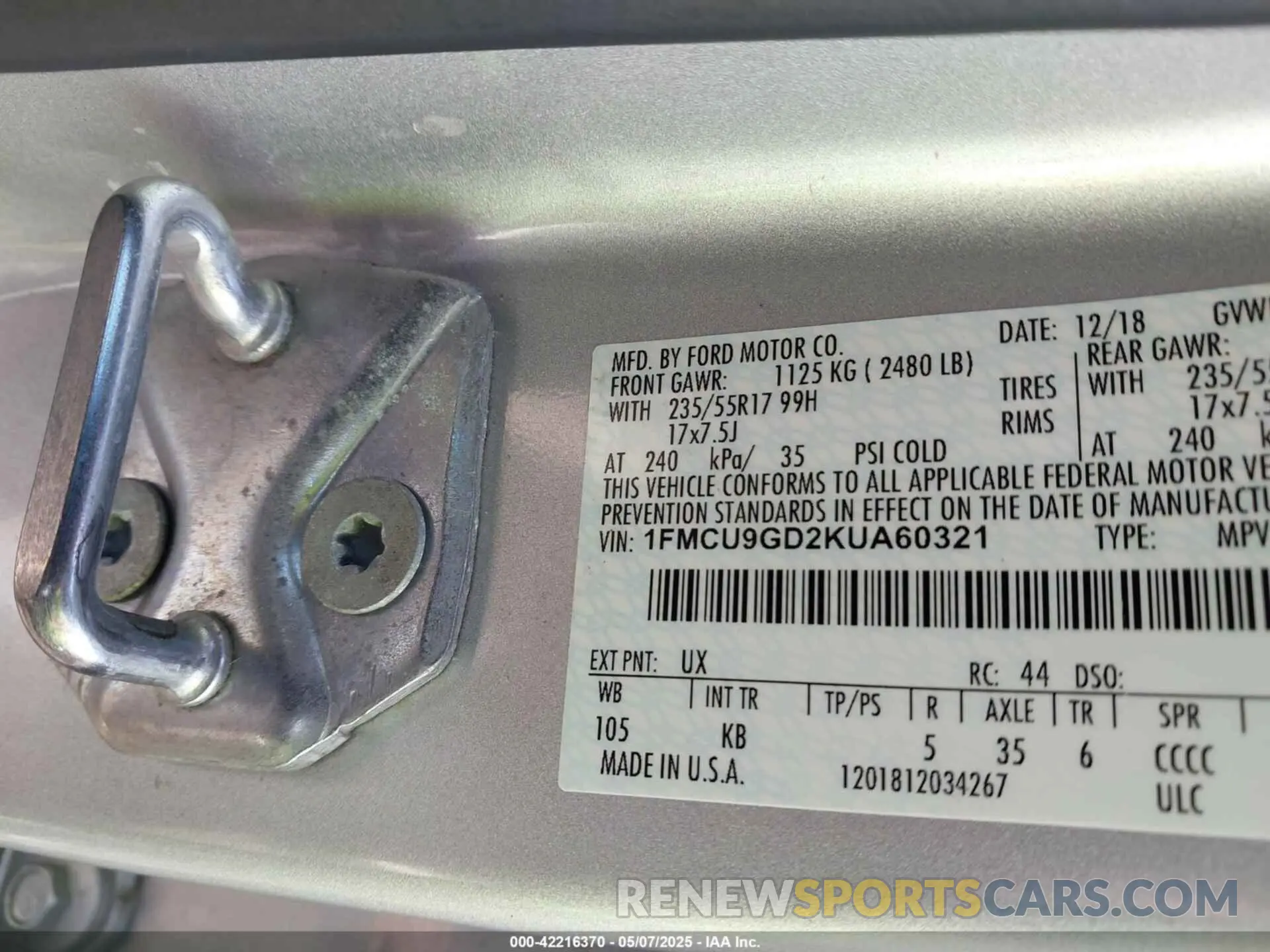 9 Photograph of a damaged car 1FMCU9GD2KUA60321 FORD ESCAPE 2019