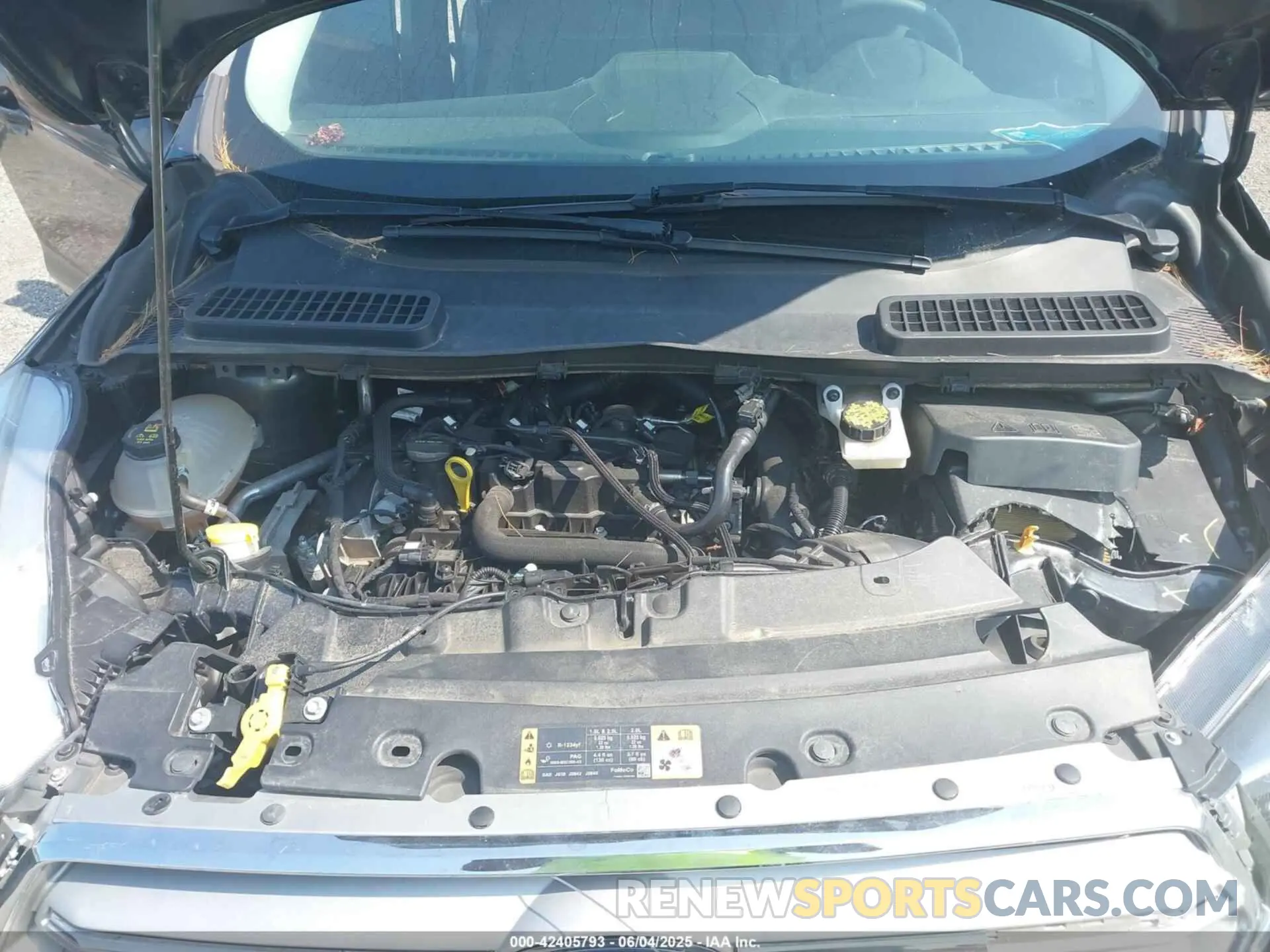 10 Photograph of a damaged car 1FMCU9GD2KUB21957 FORD ESCAPE 2019