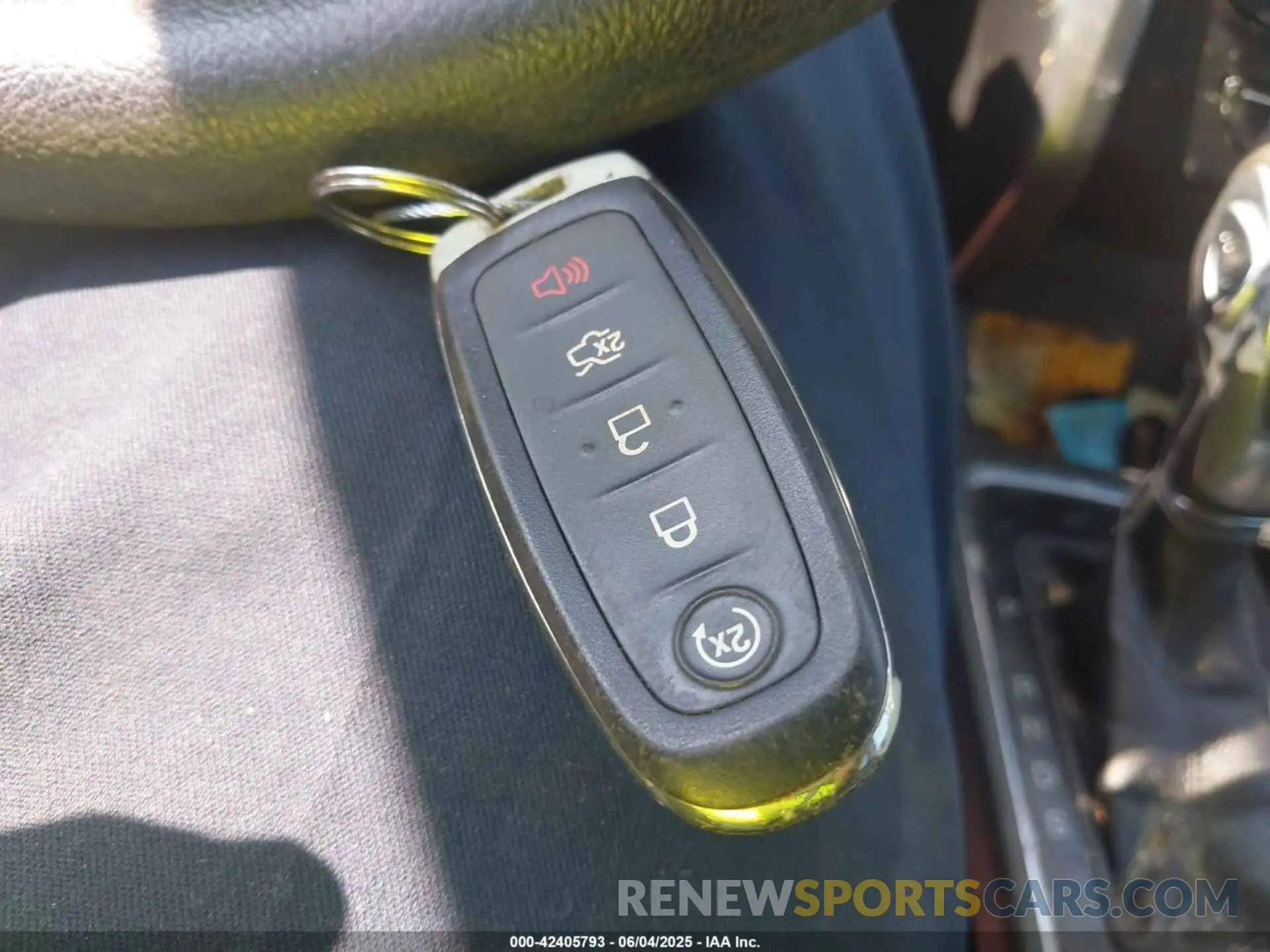 11 Photograph of a damaged car 1FMCU9GD2KUB21957 FORD ESCAPE 2019