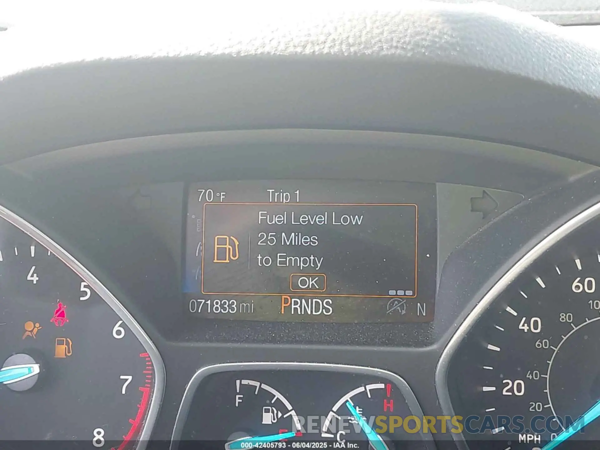15 Photograph of a damaged car 1FMCU9GD2KUB21957 FORD ESCAPE 2019