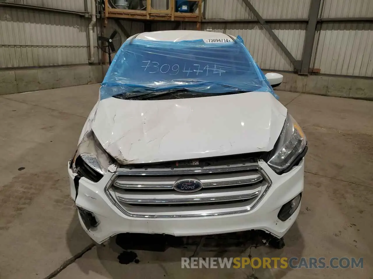 5 Photograph of a damaged car 1FMCU9GD2KUB40119 FORD ESCAPE 2019