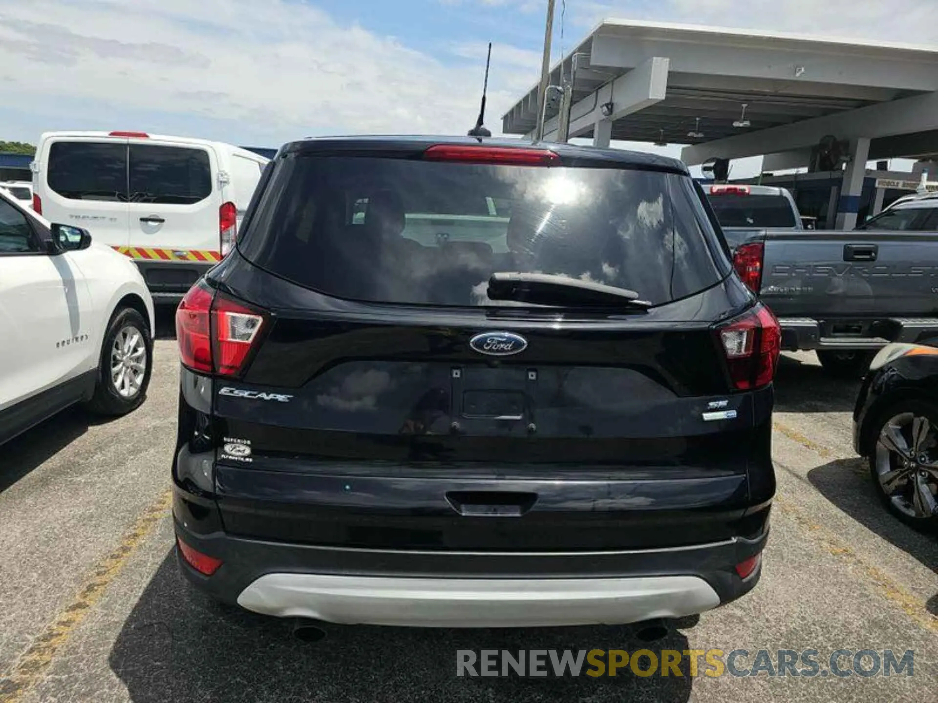 15 Photograph of a damaged car 1FMCU9GD2KUB65151 FORD ESCAPE 2019
