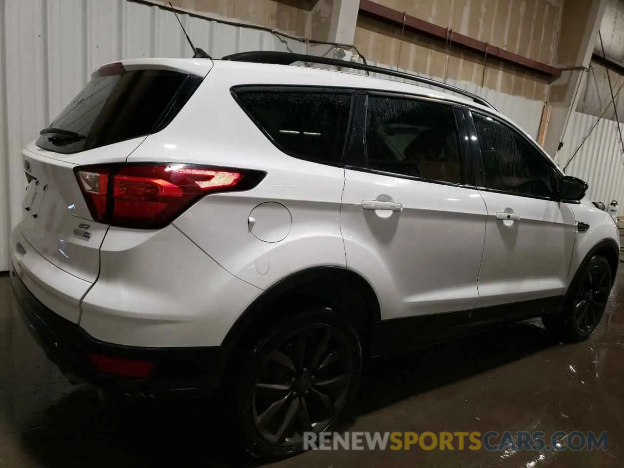 3 Photograph of a damaged car 1FMCU9GD2KUB80992 FORD ESCAPE 2019