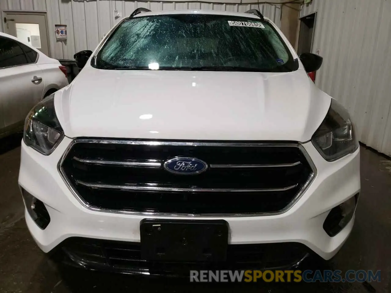 5 Photograph of a damaged car 1FMCU9GD2KUB80992 FORD ESCAPE 2019