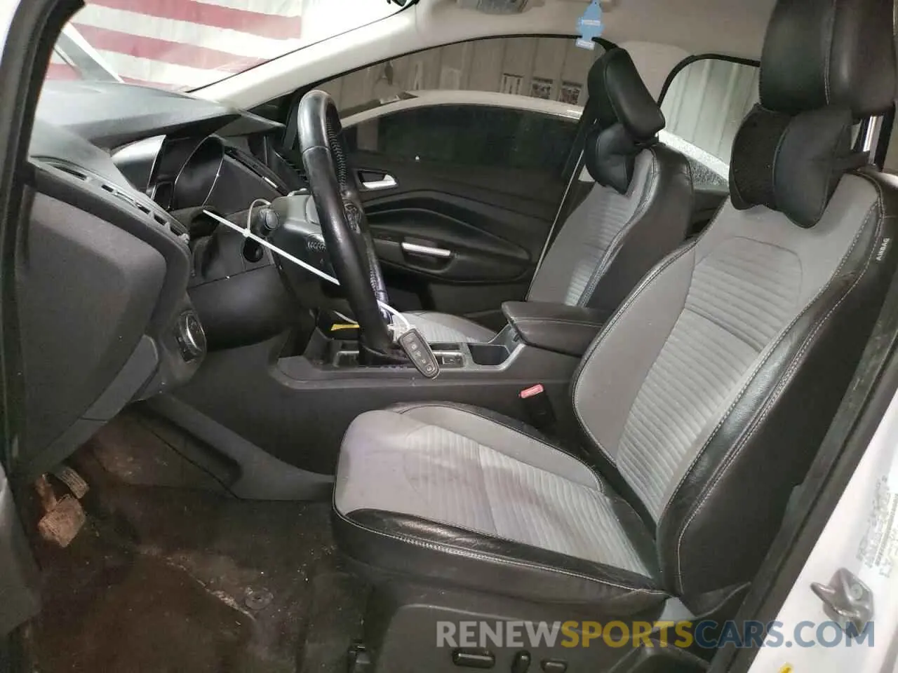 7 Photograph of a damaged car 1FMCU9GD2KUB80992 FORD ESCAPE 2019